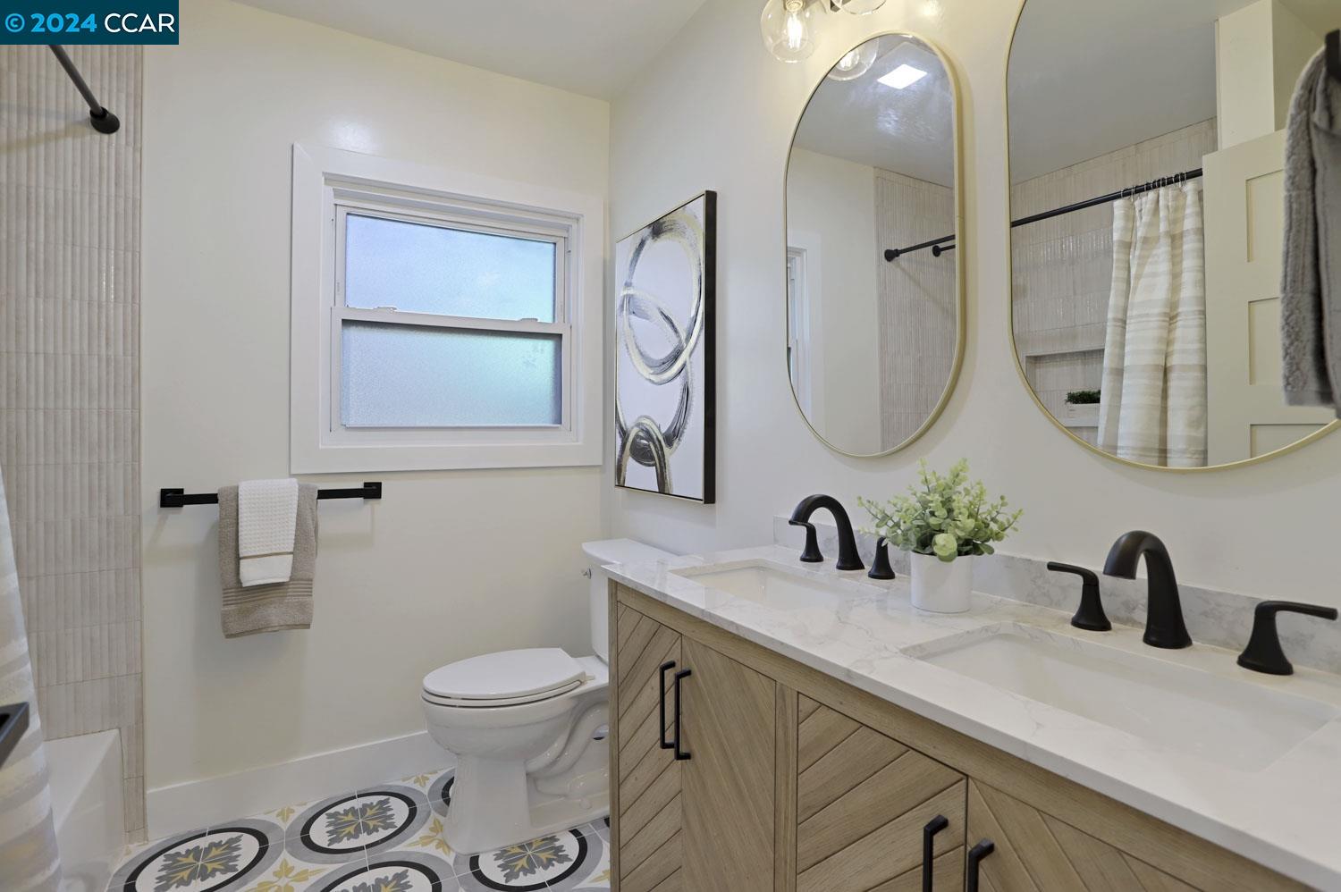 1249 Francisco Street