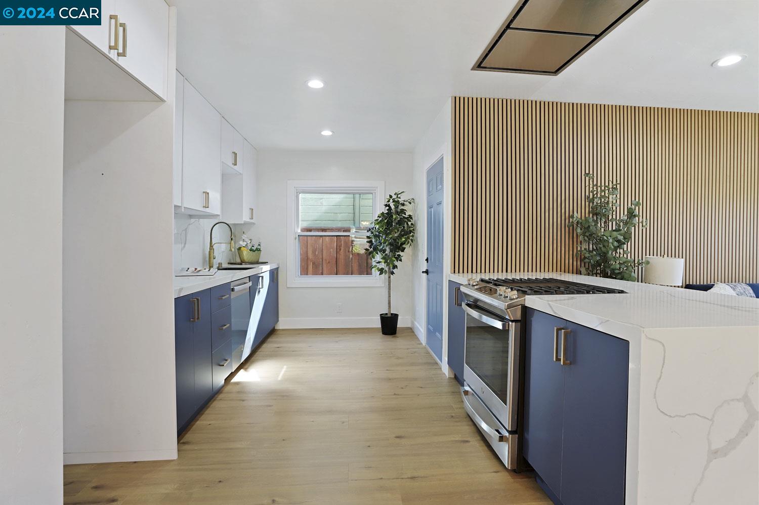 1249 Francisco Street