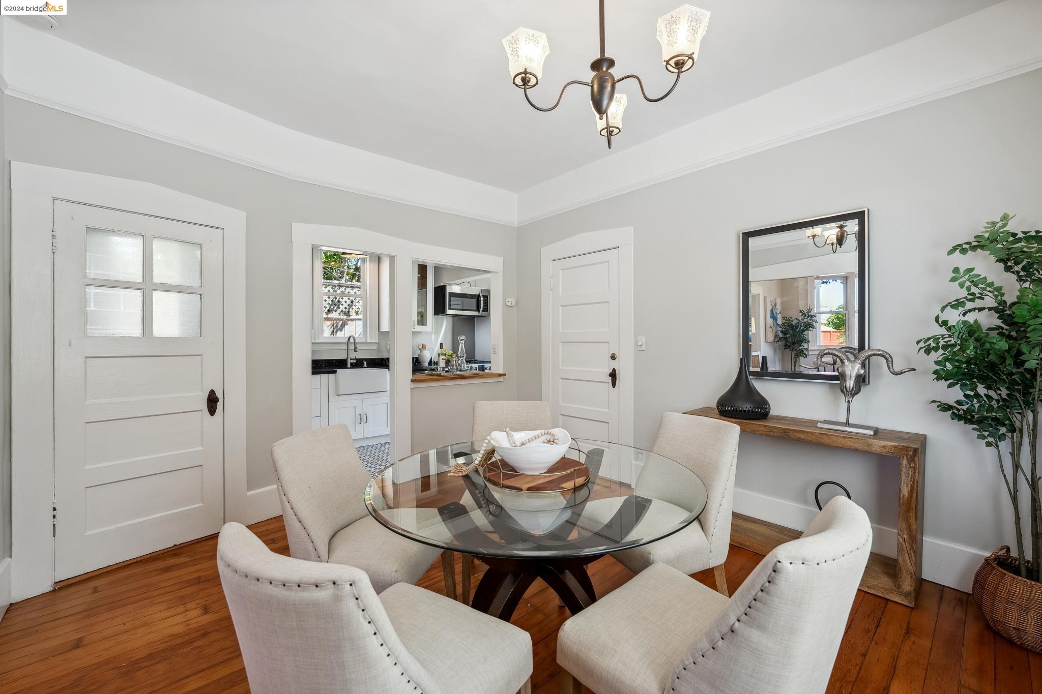 2533 California