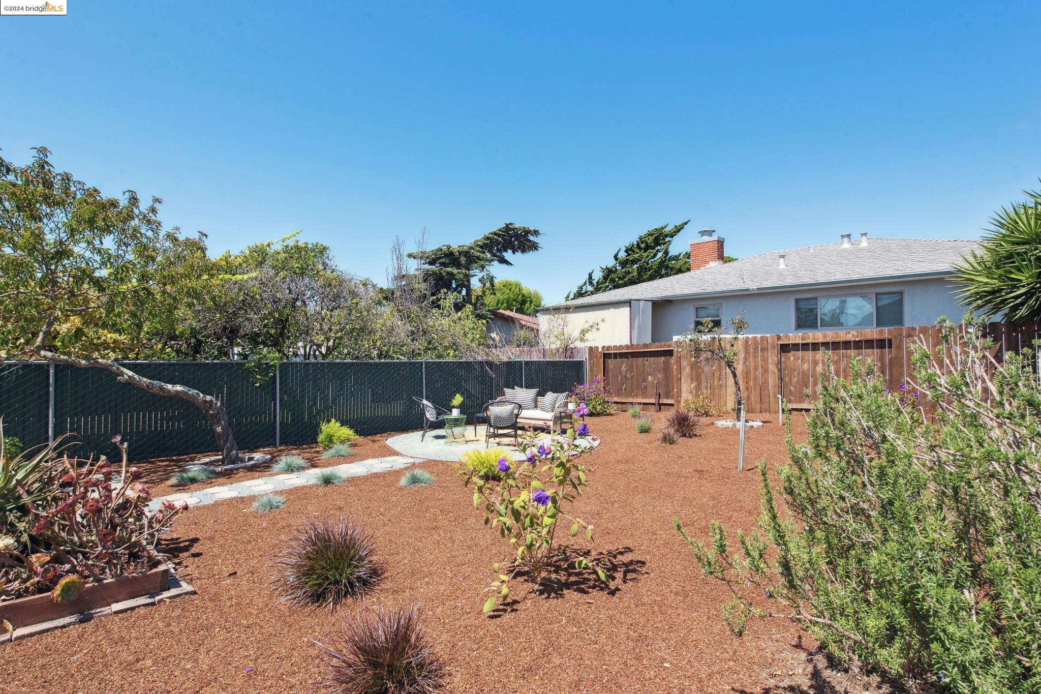 6725 Portola Dr