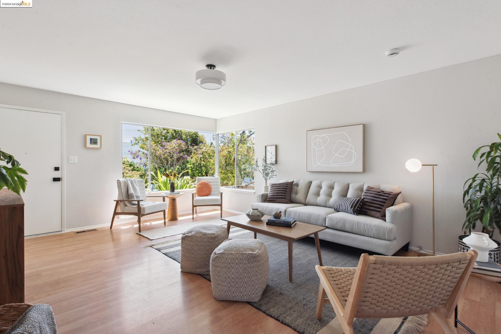 6725 Portola Dr