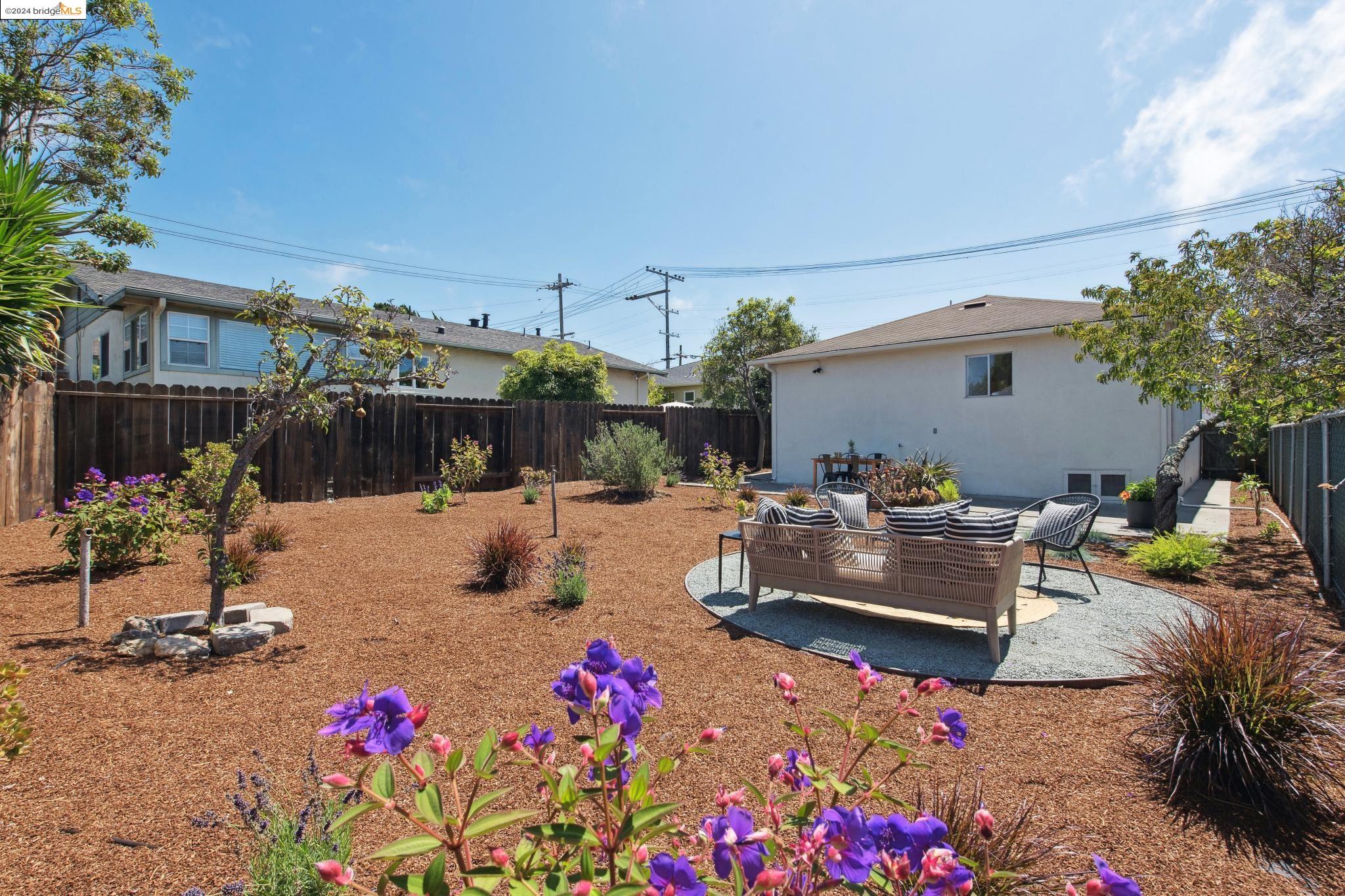 6725 Portola Dr