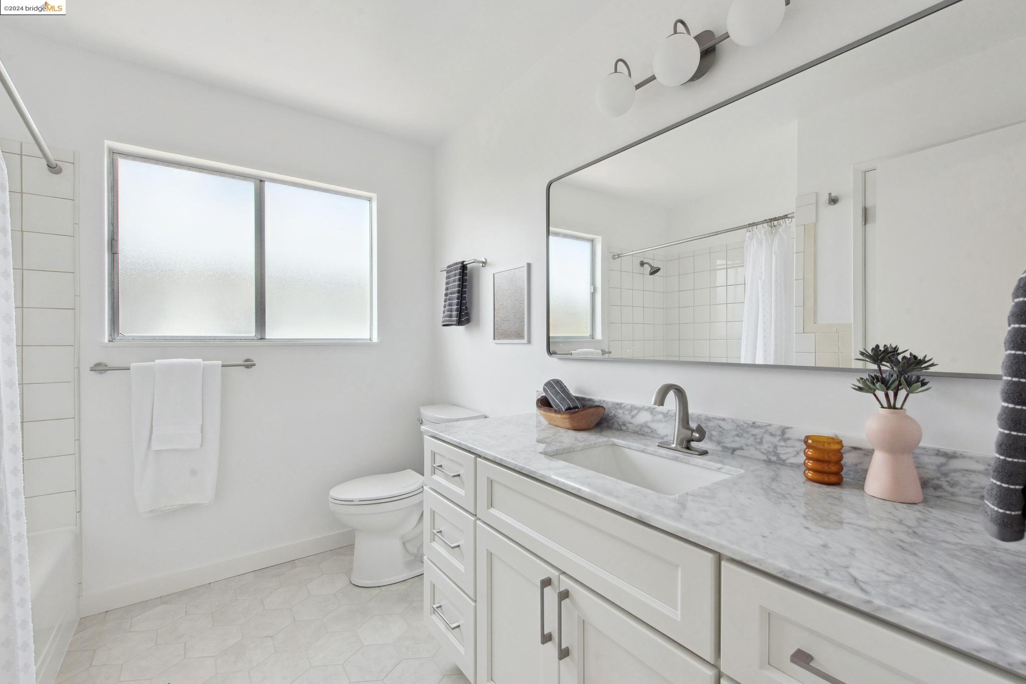 6725 Portola Dr