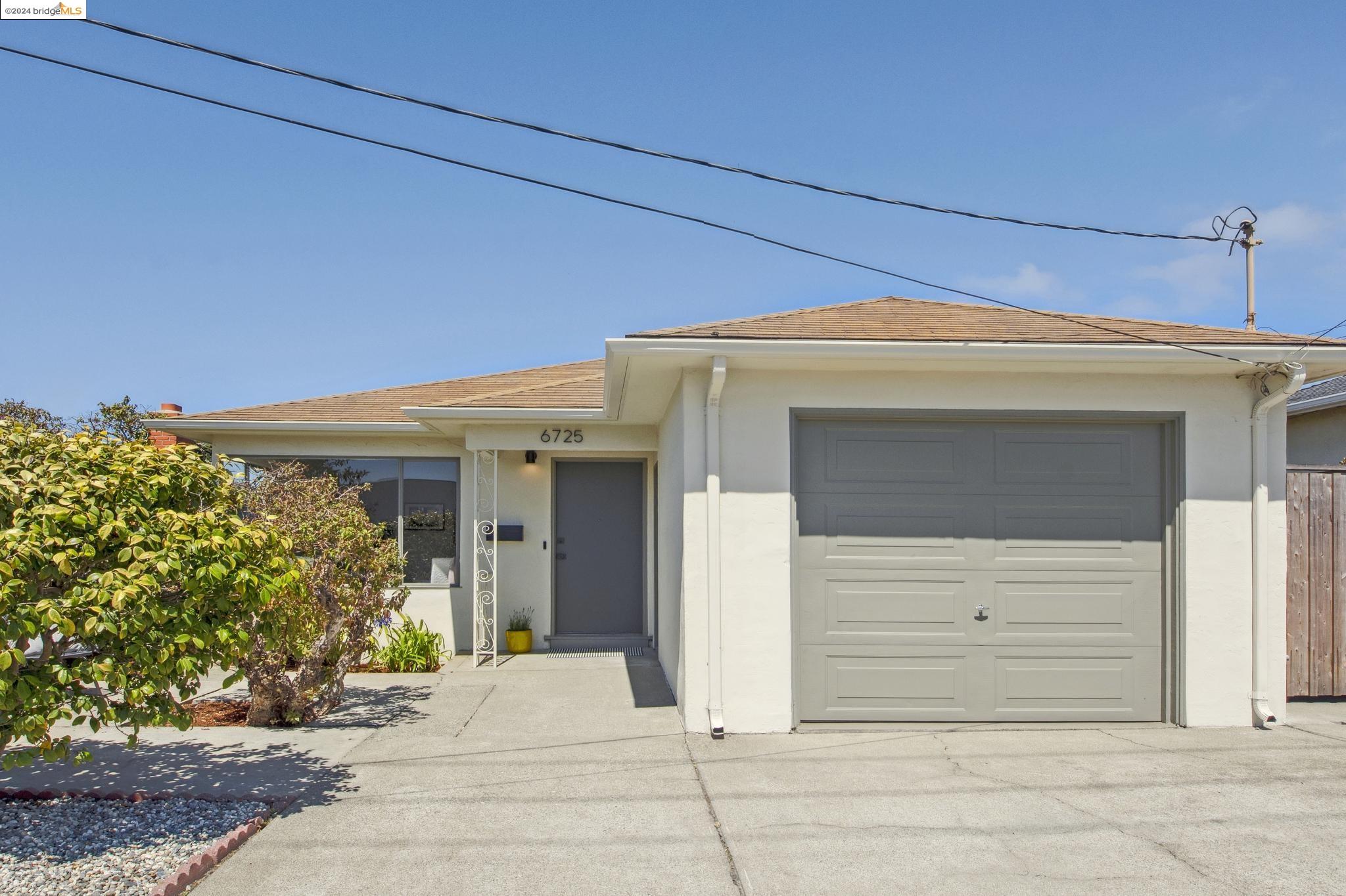 6725 Portola Dr