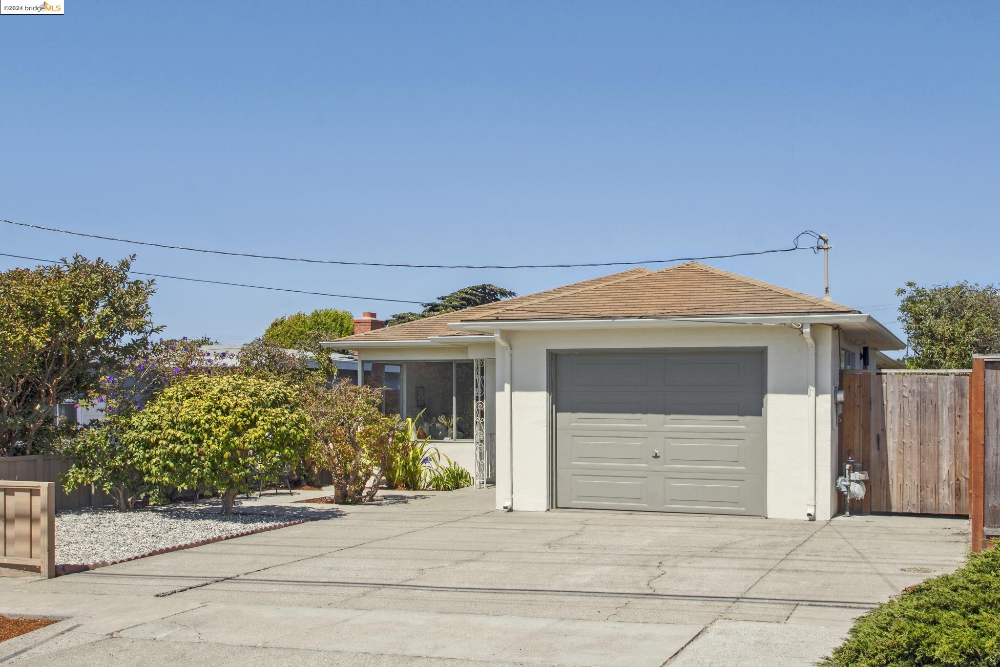 6725 Portola Dr