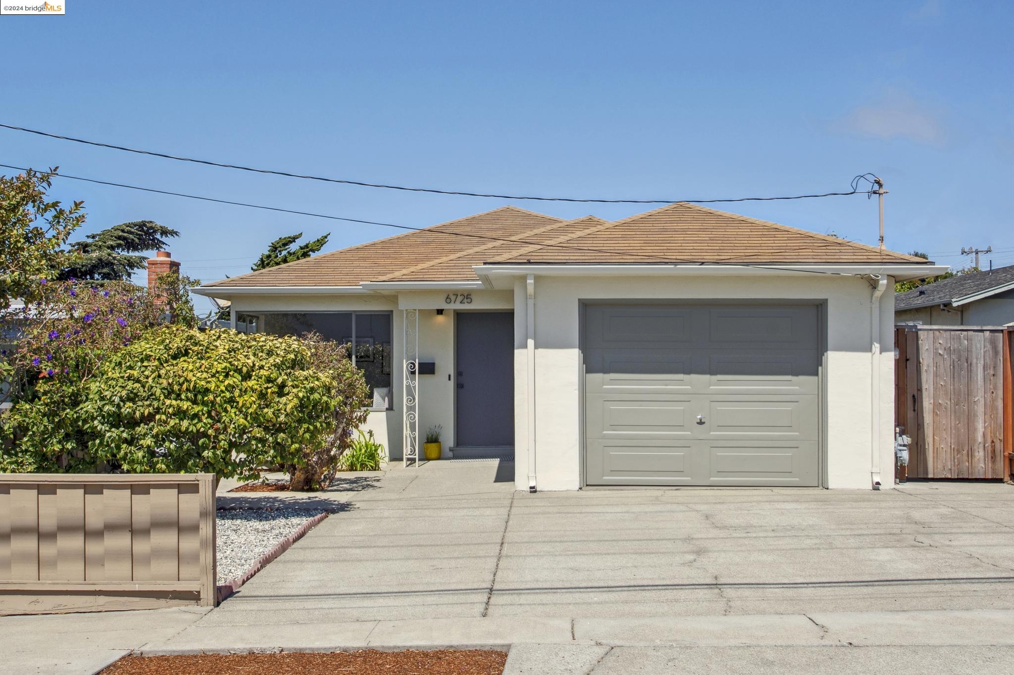 6725 Portola Dr