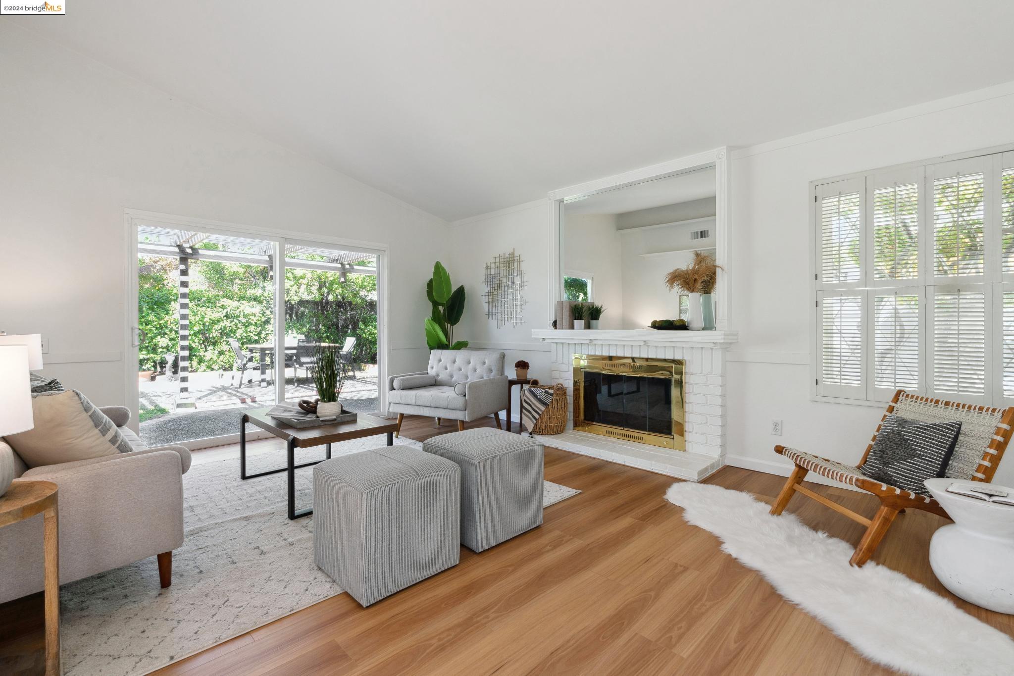 211 Cheswick Ct