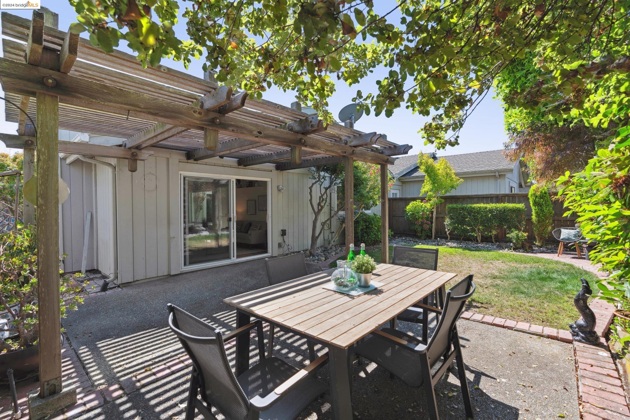 211 Cheswick Ct