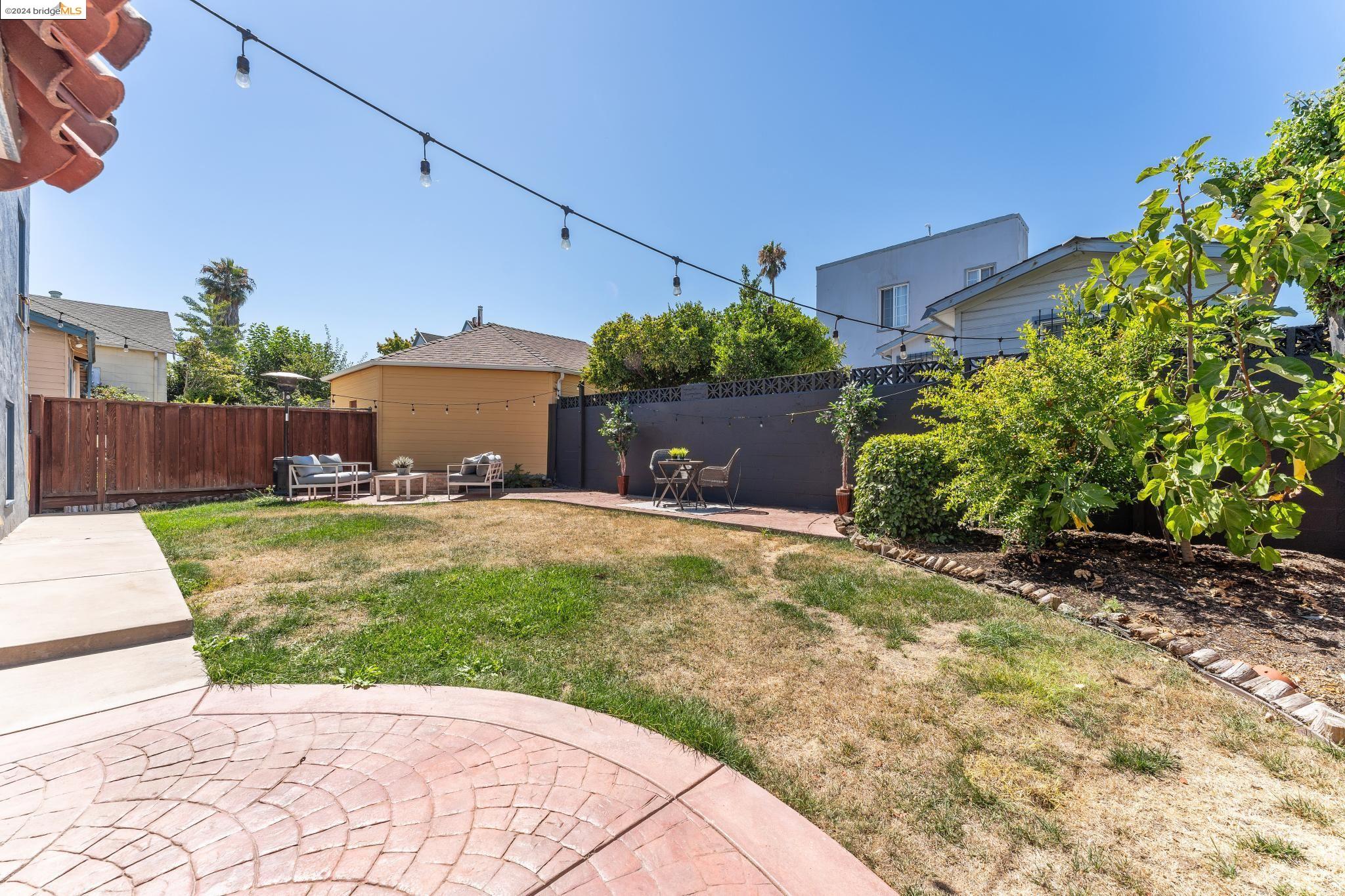 3229 Ardley Ave