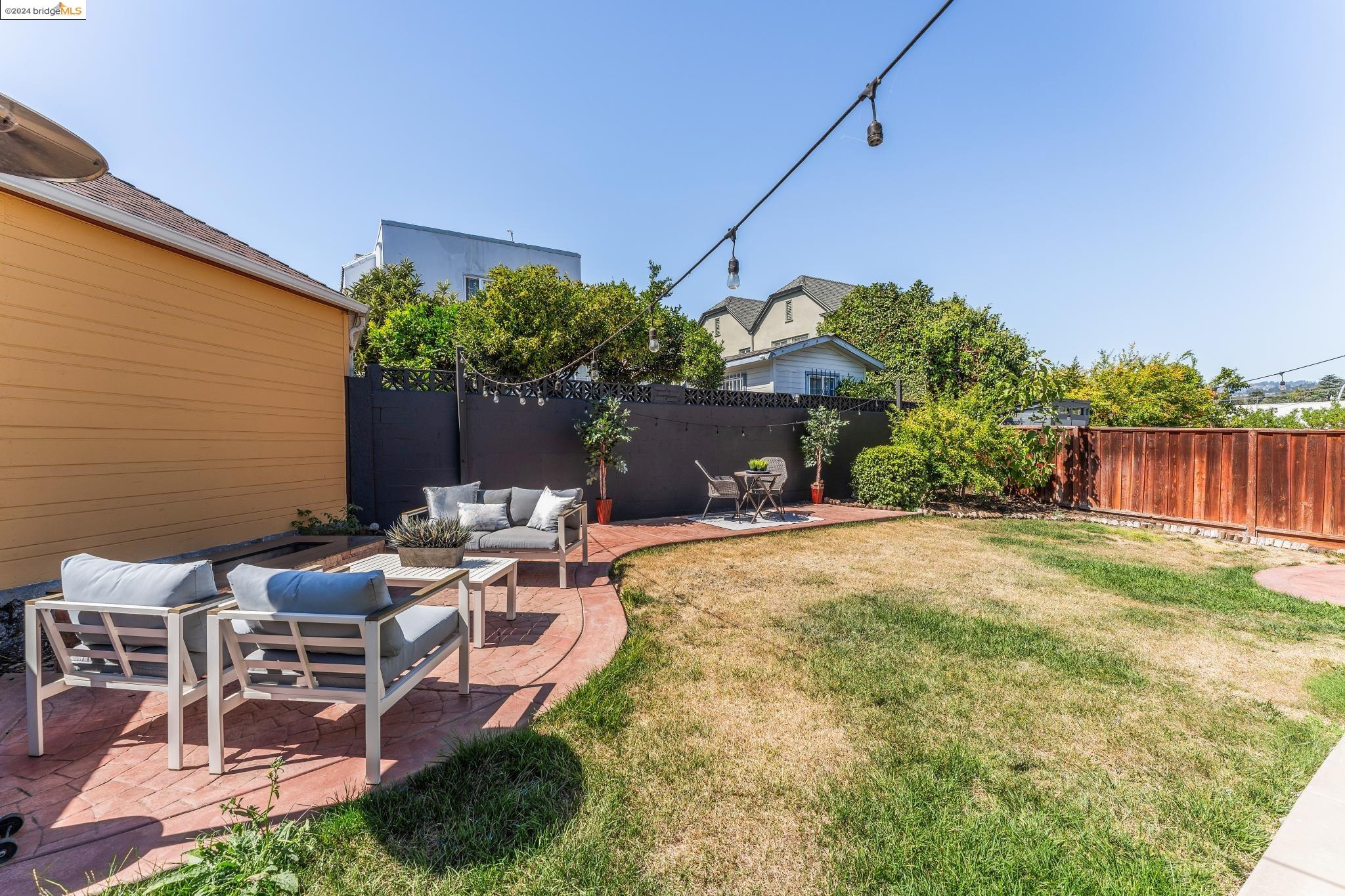 3229 Ardley Ave