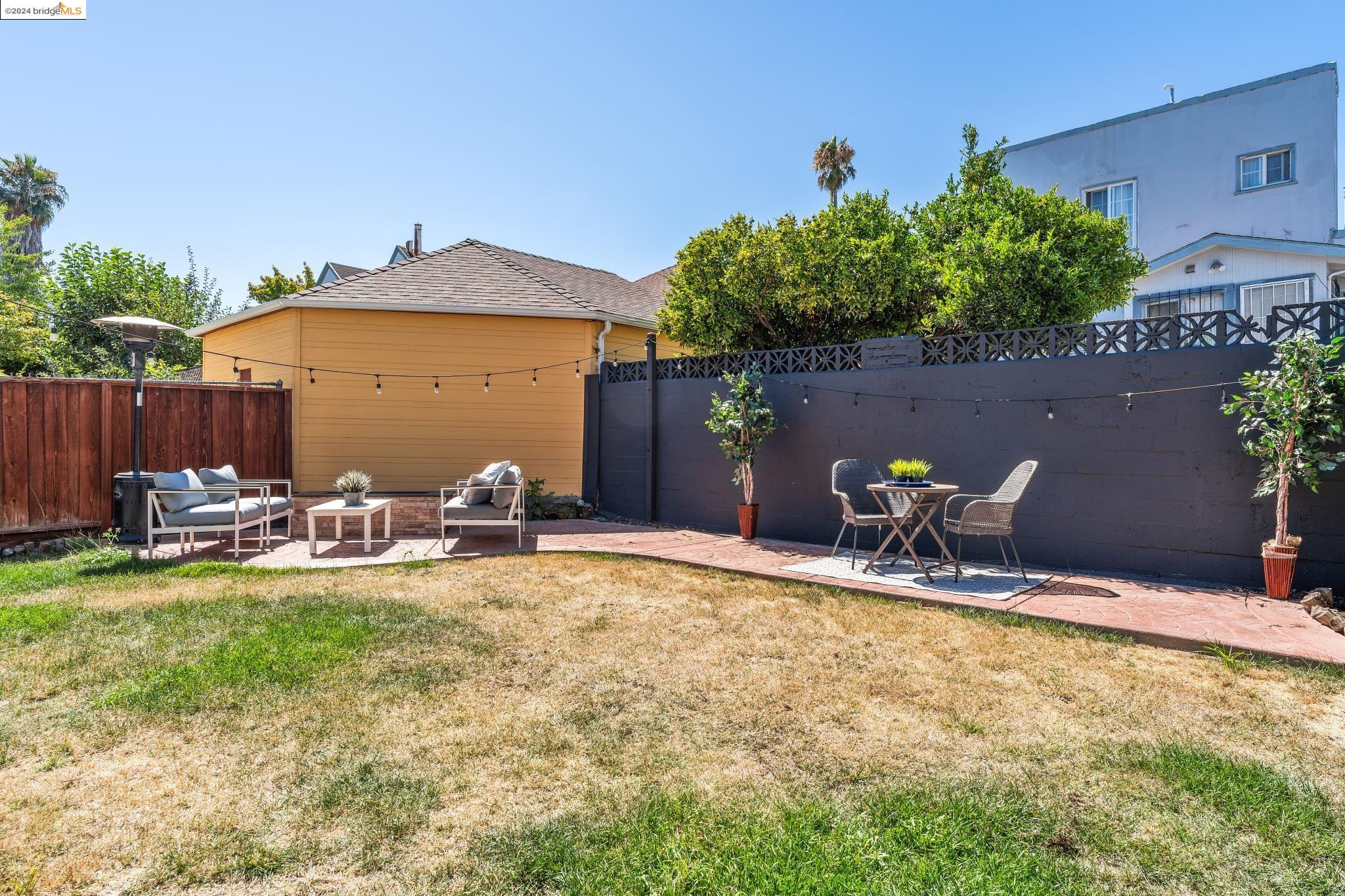 3229 Ardley Ave