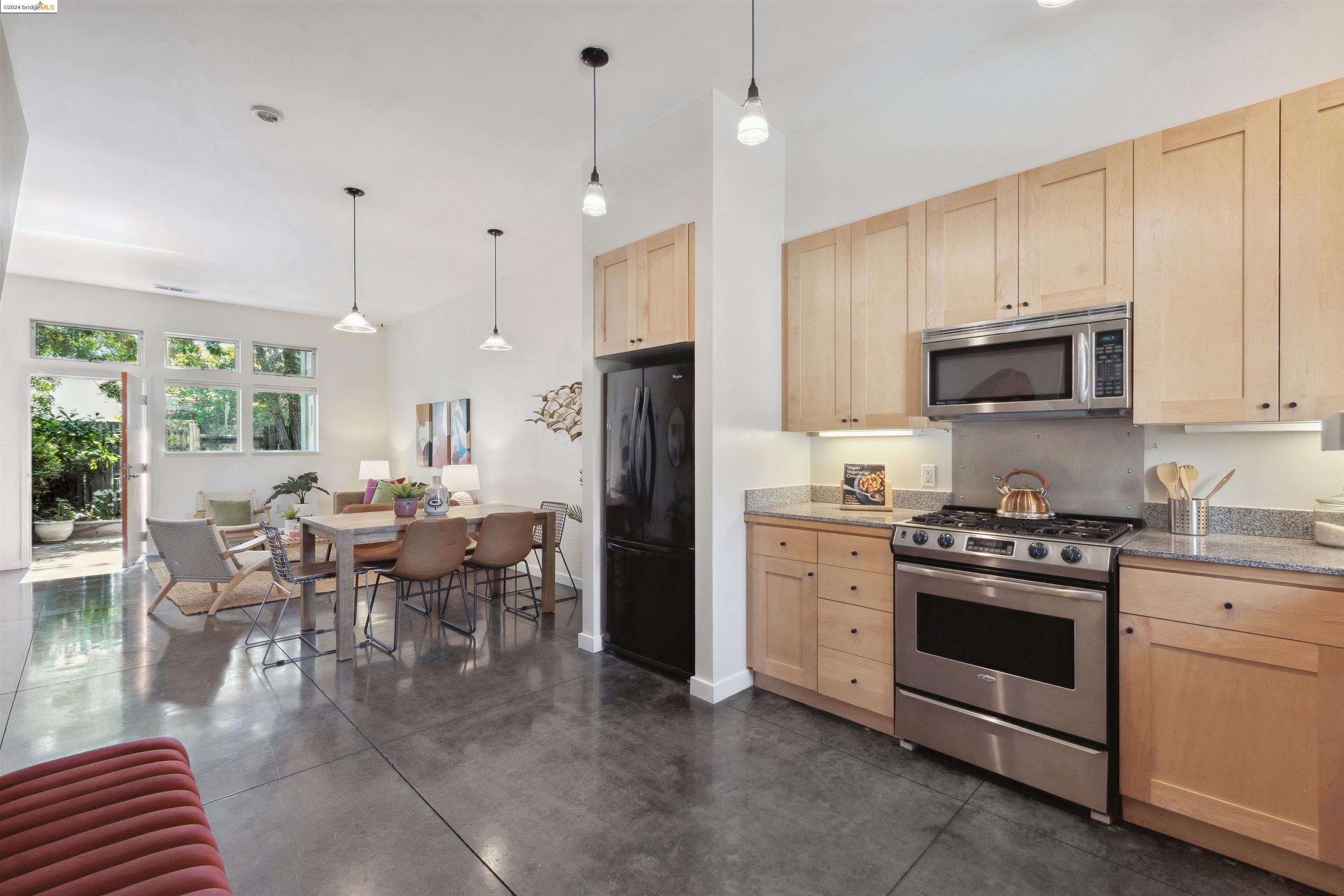 1210 32nd st