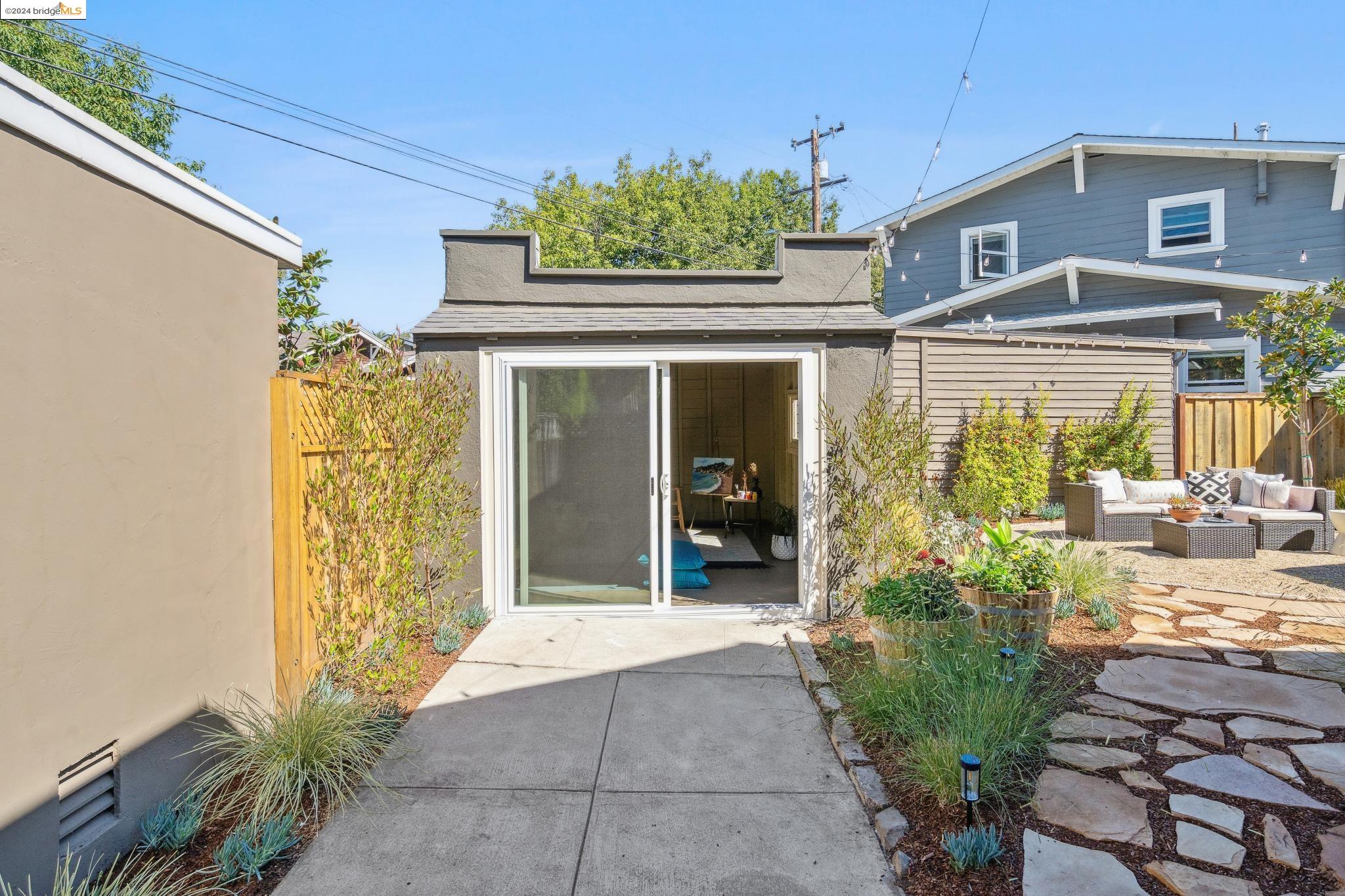 348 GLENDALE Ave