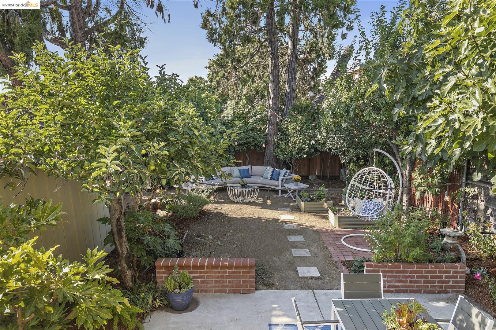 3015 Minna Ave