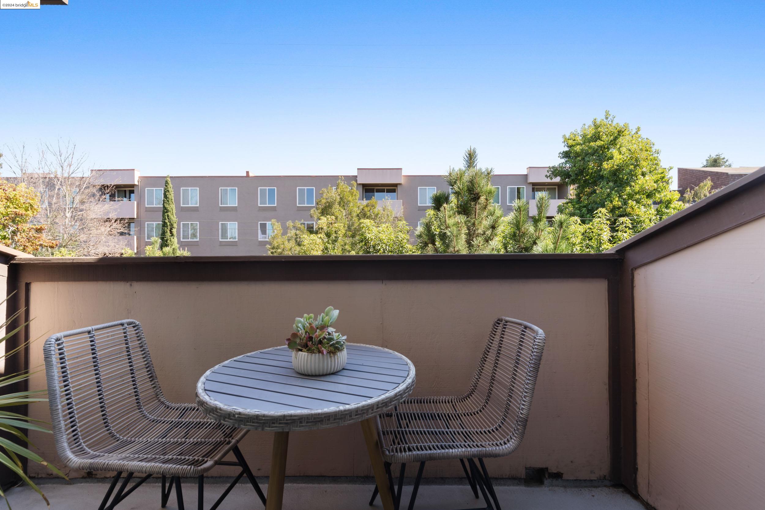 325 Vernon Street # 305