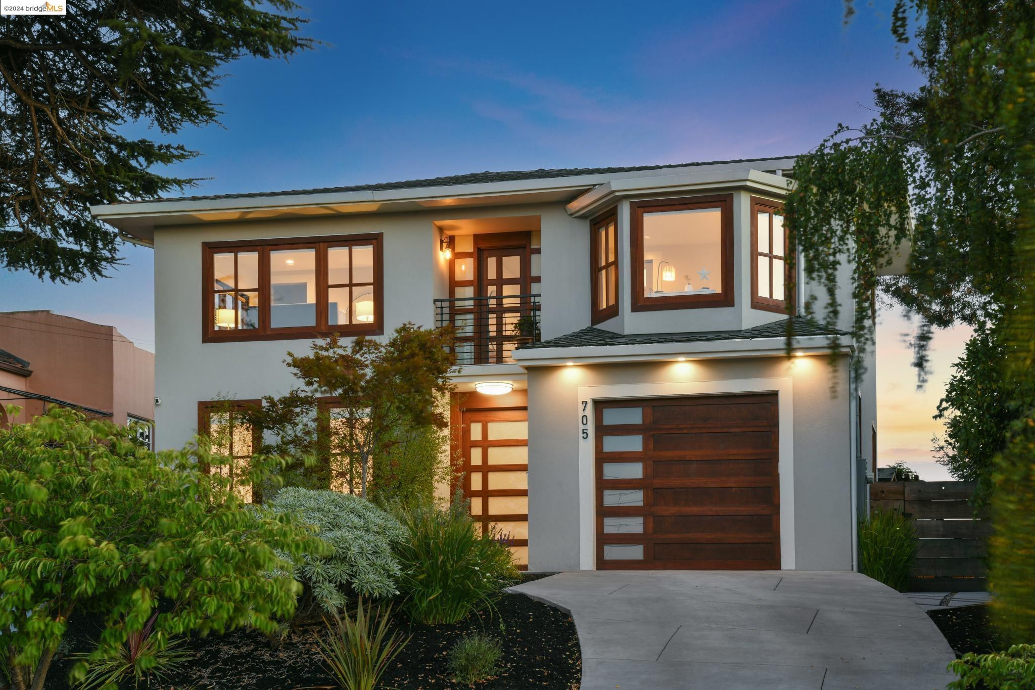 705 Calmar Ave