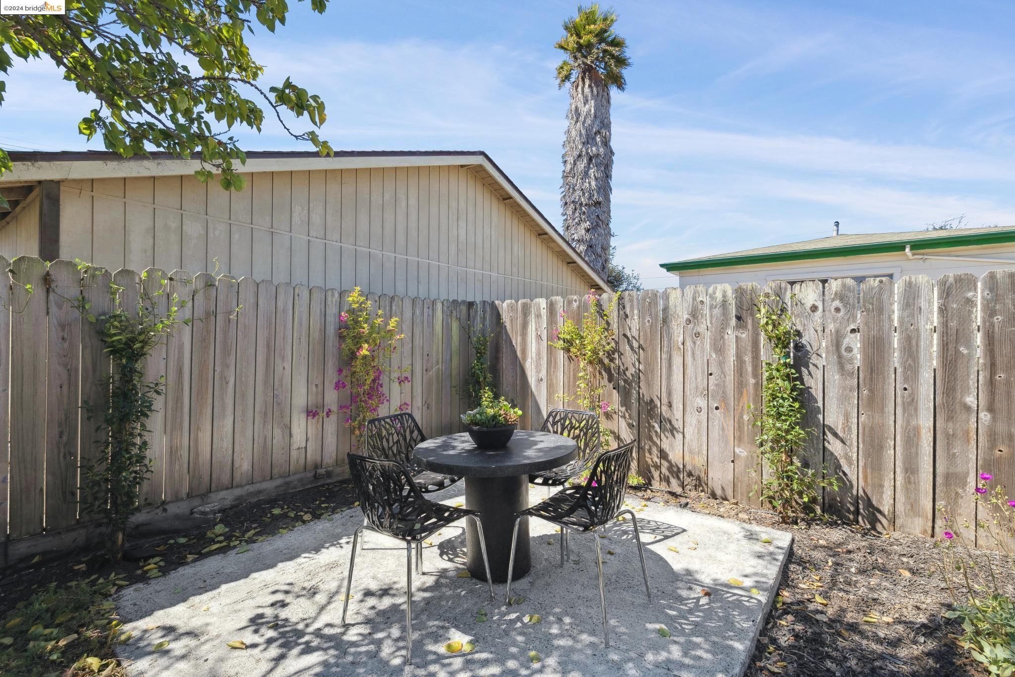 261 S 42Nd St
