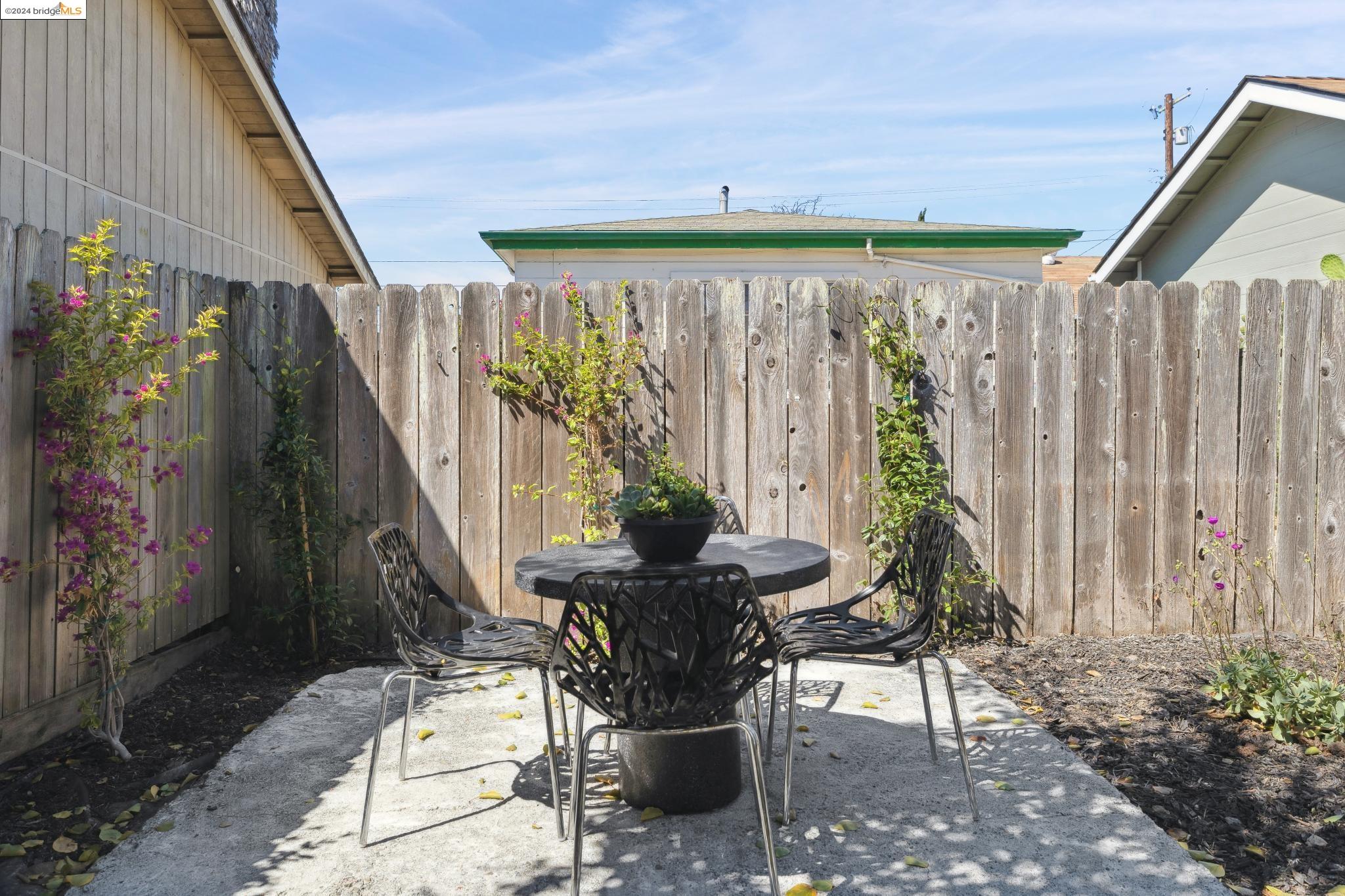261 S 42Nd St