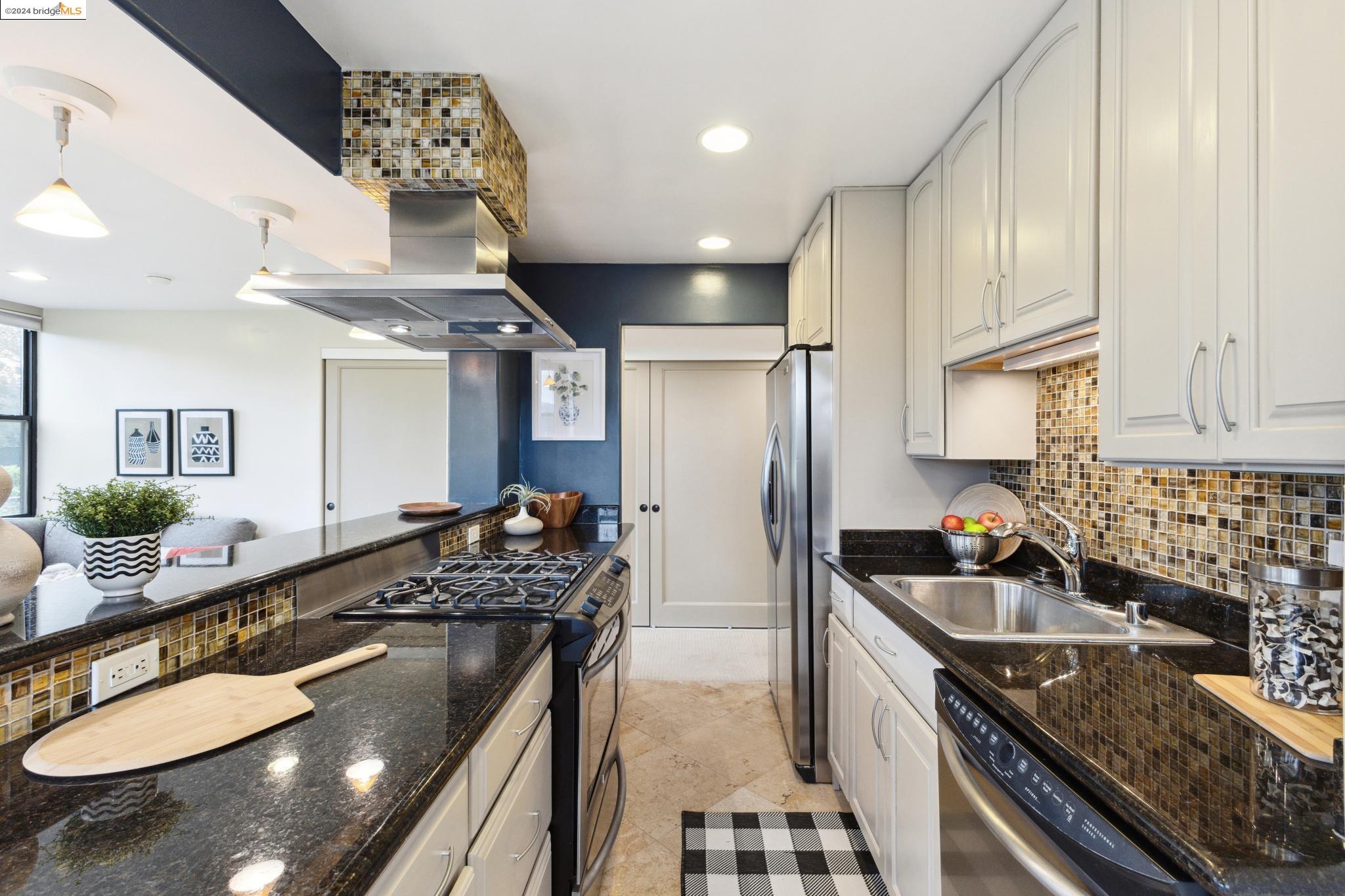 5400 Broadway Ter # 206