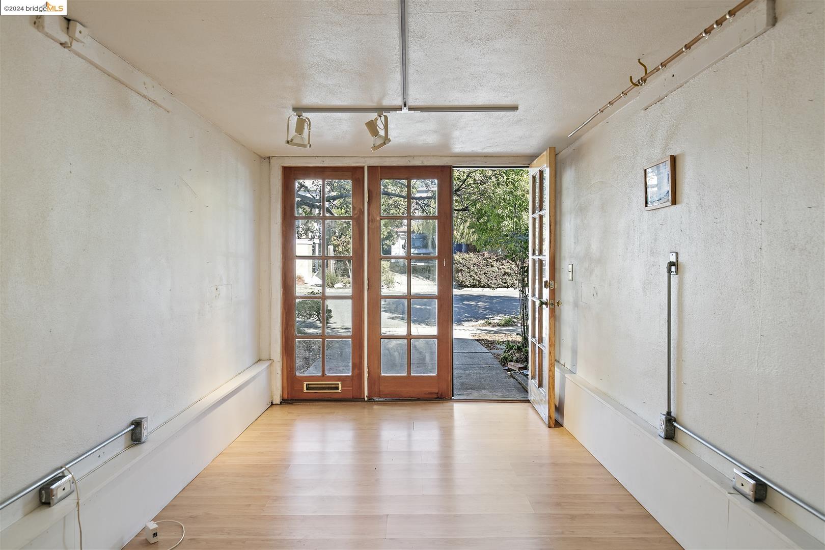 107 Ramona Ave