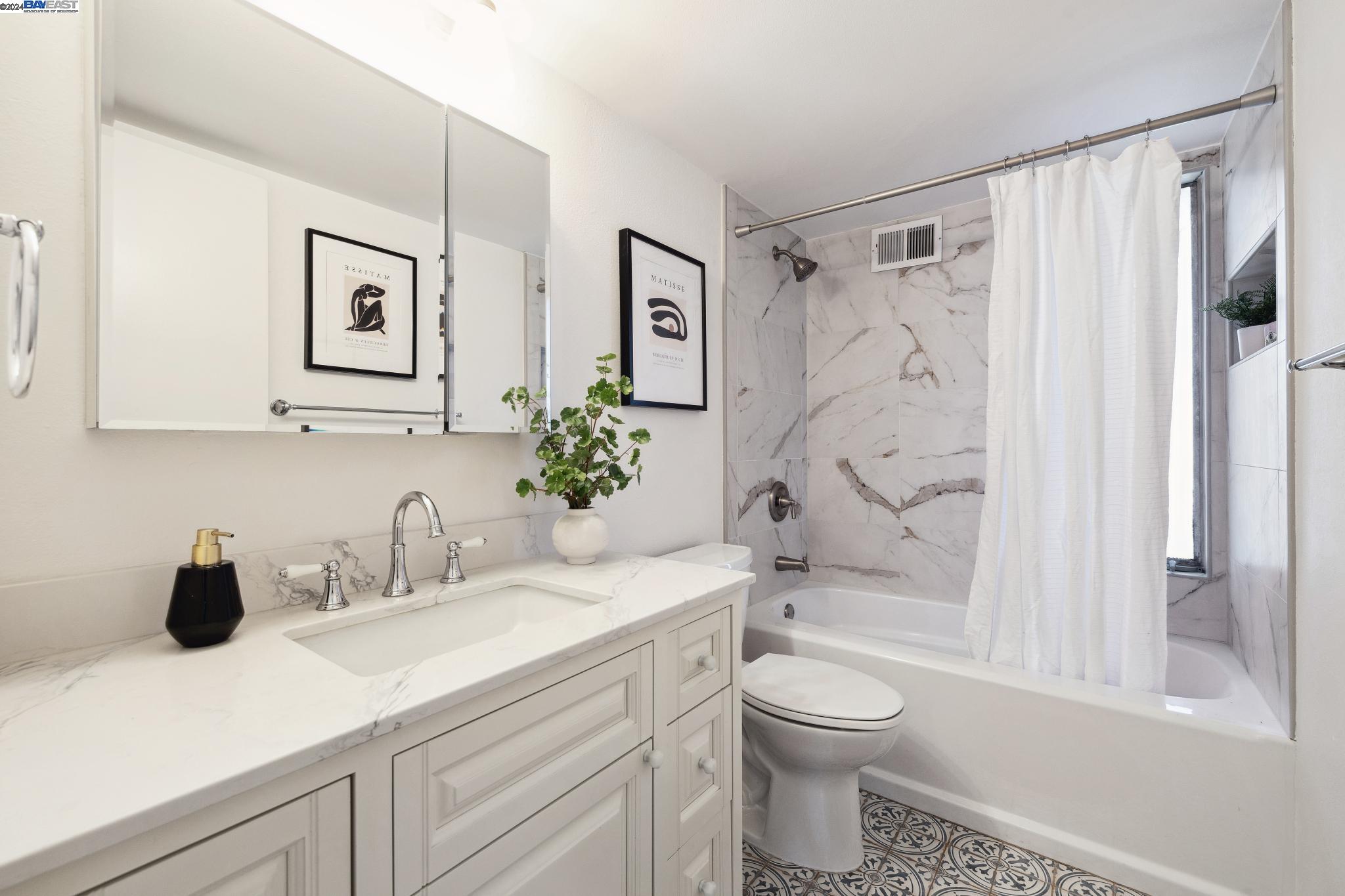 2121 DONALD DRIVE # 18