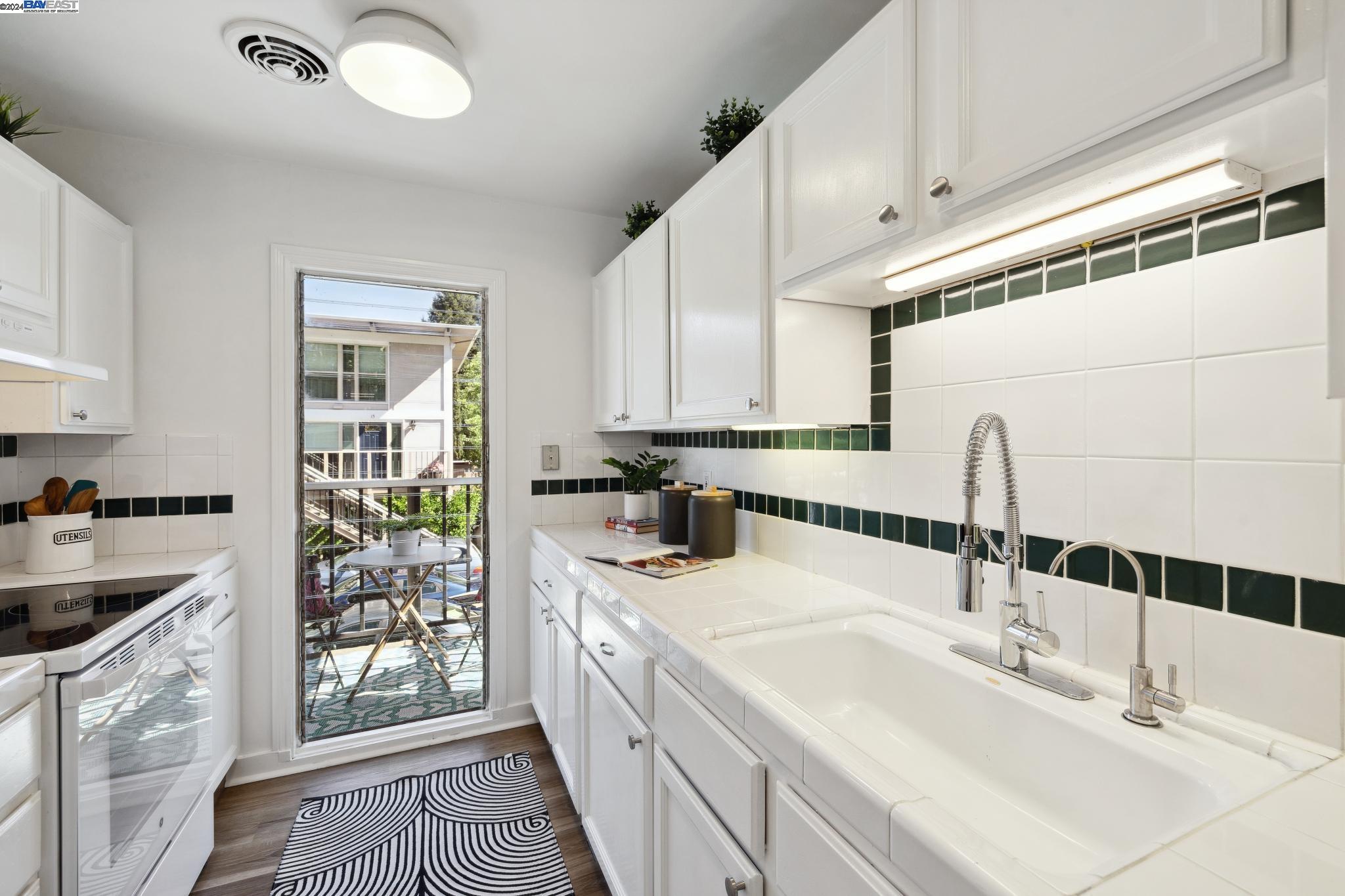 2121 DONALD DRIVE # 18