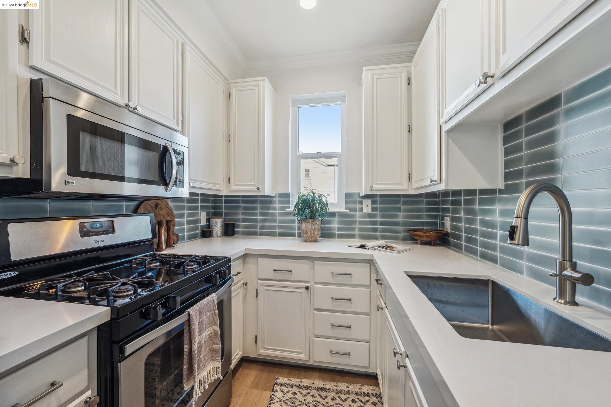 107 Commodore Dr