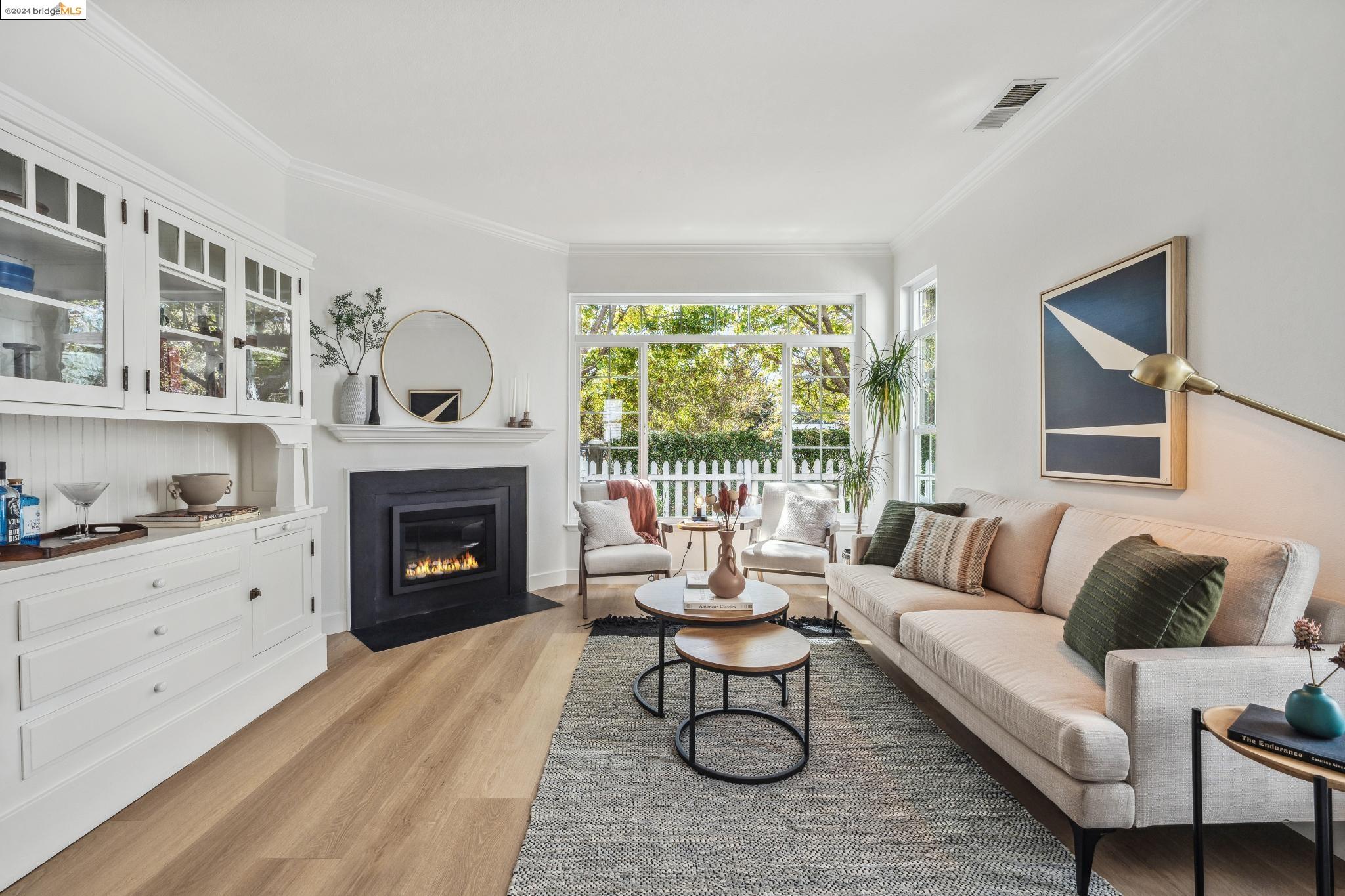 107 Commodore Dr