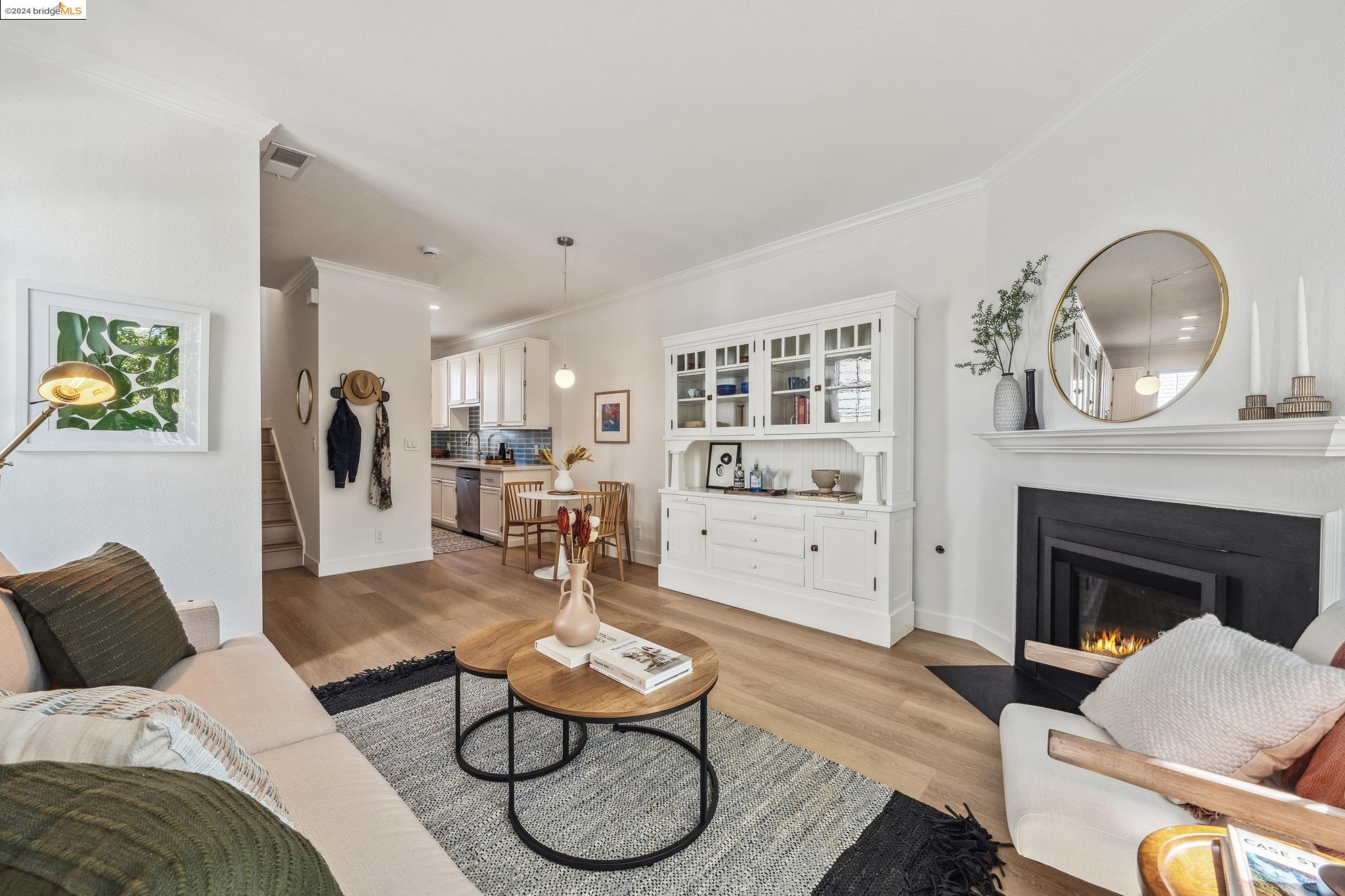 107 Commodore Dr