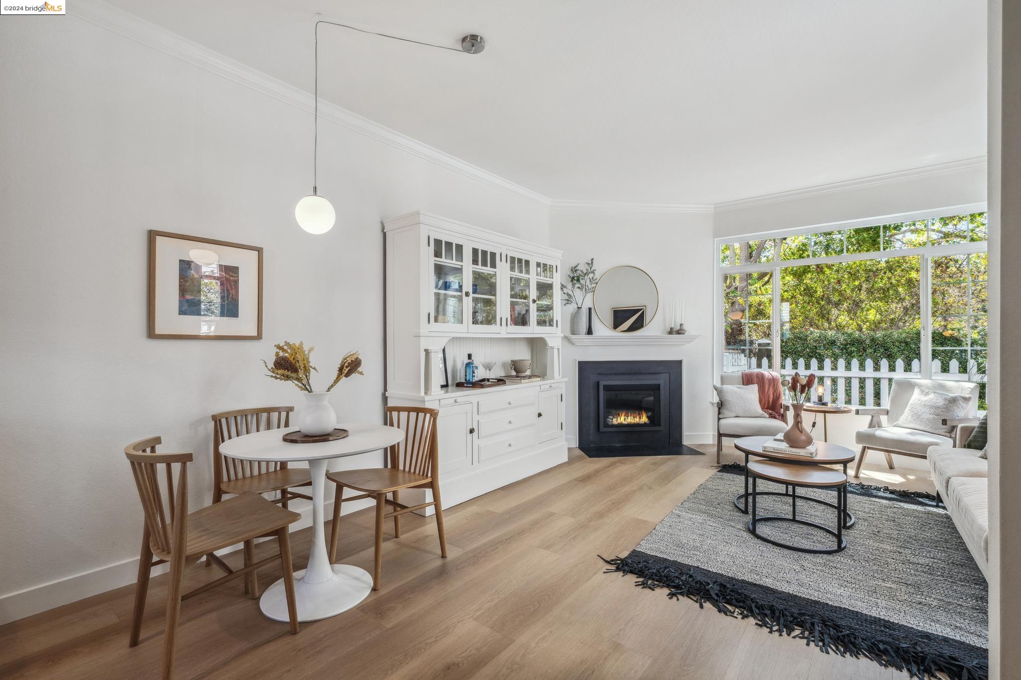 107 Commodore Dr