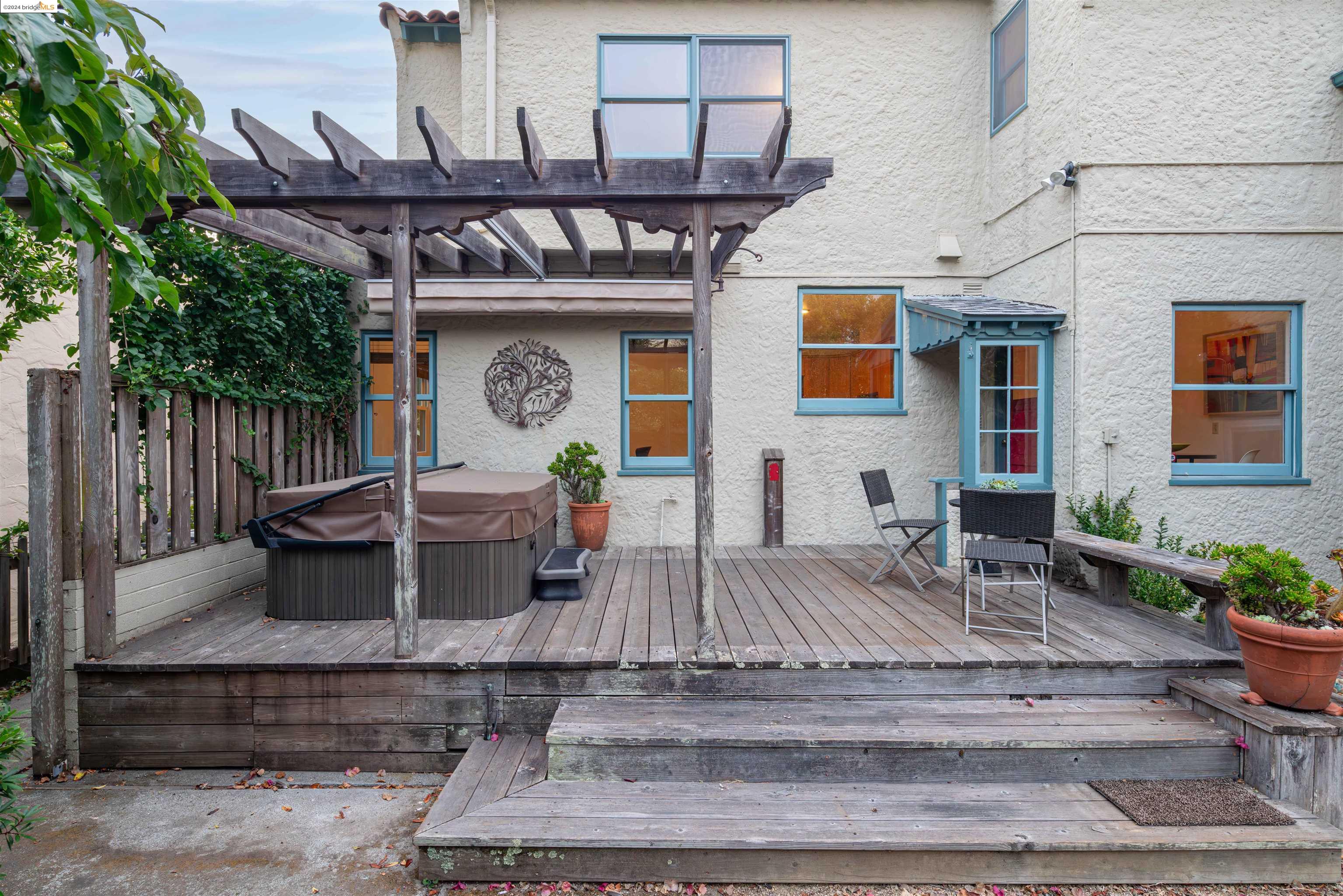 627 Spokane Ave