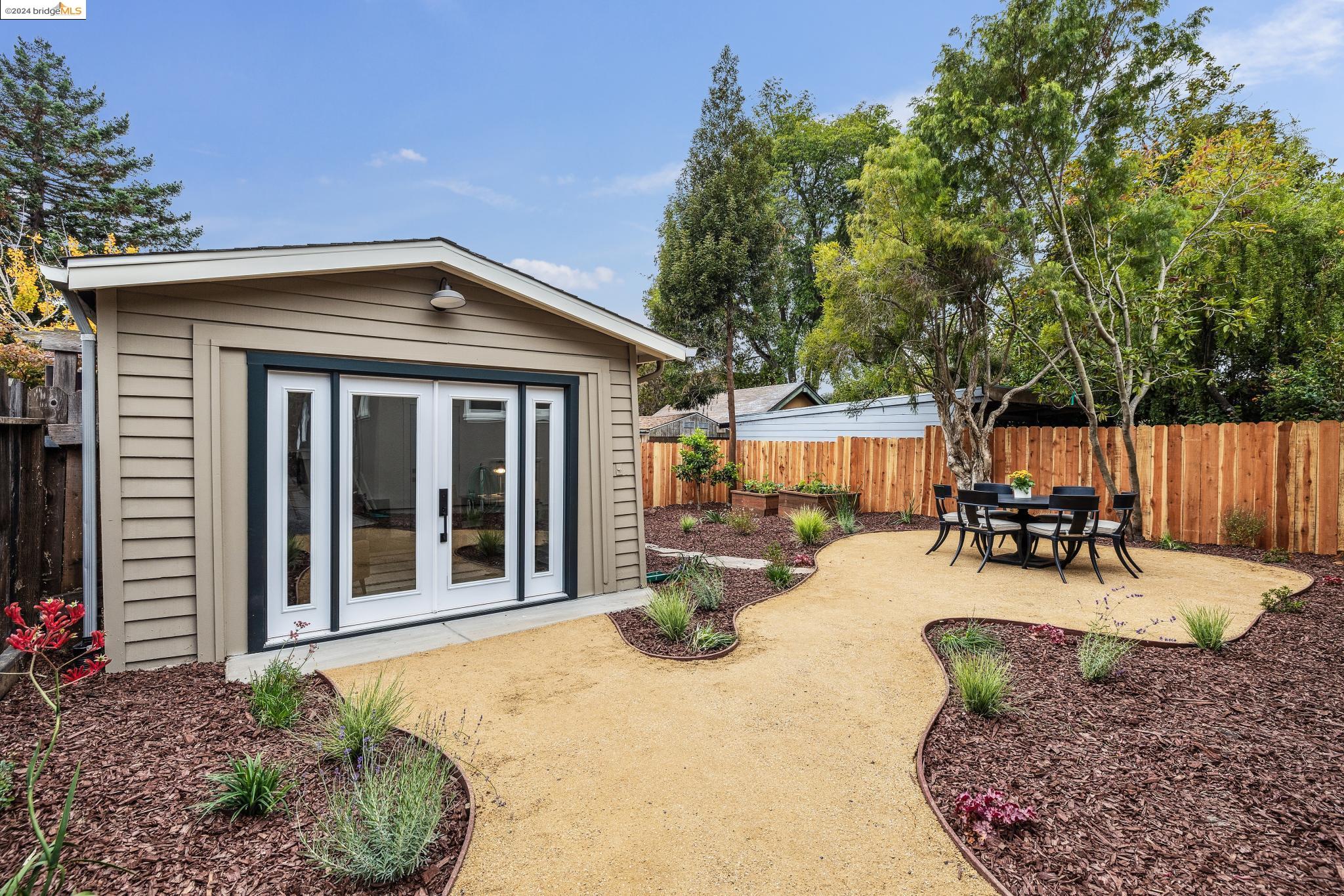 940 Fresno Ave