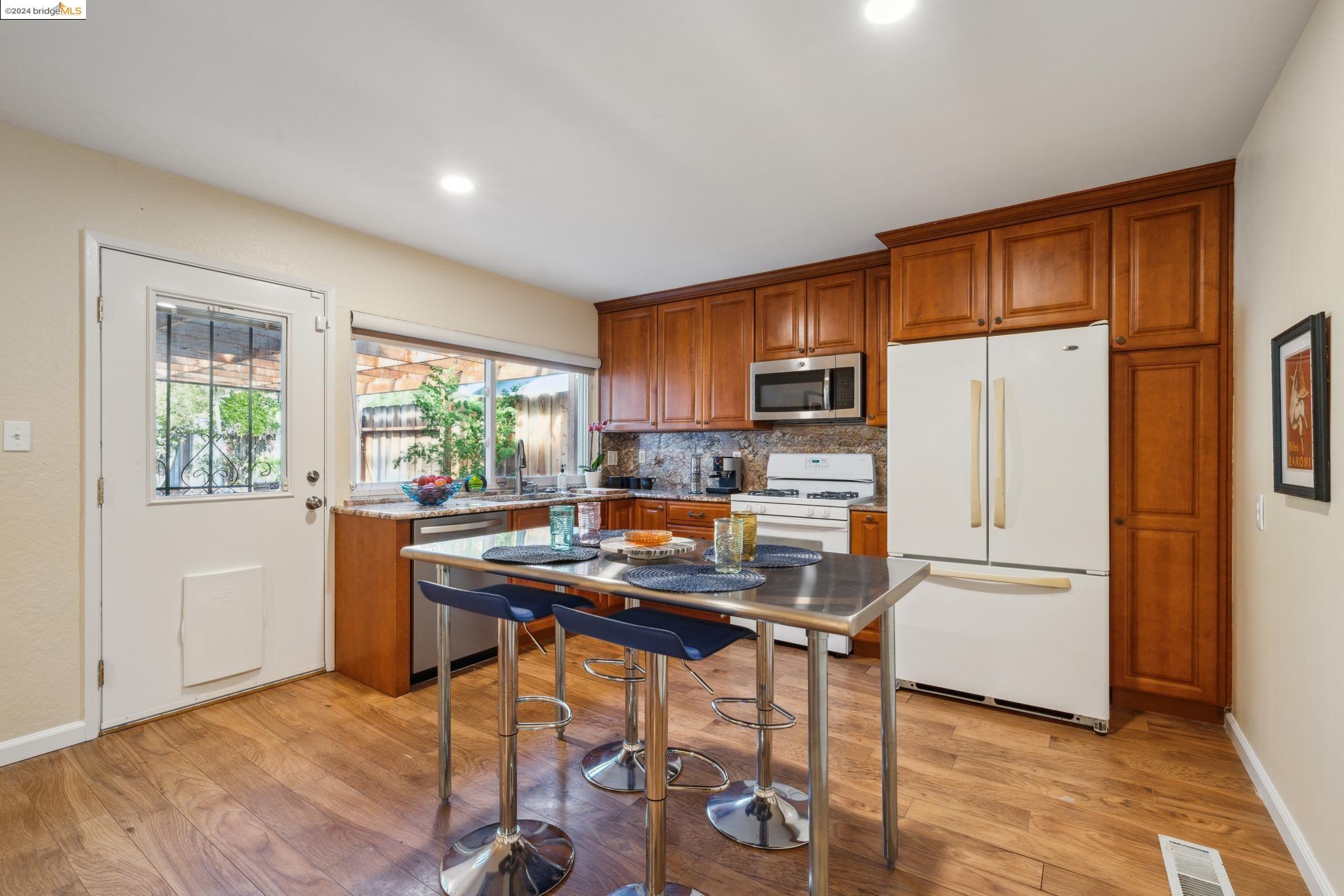 37 Parkridge Pl