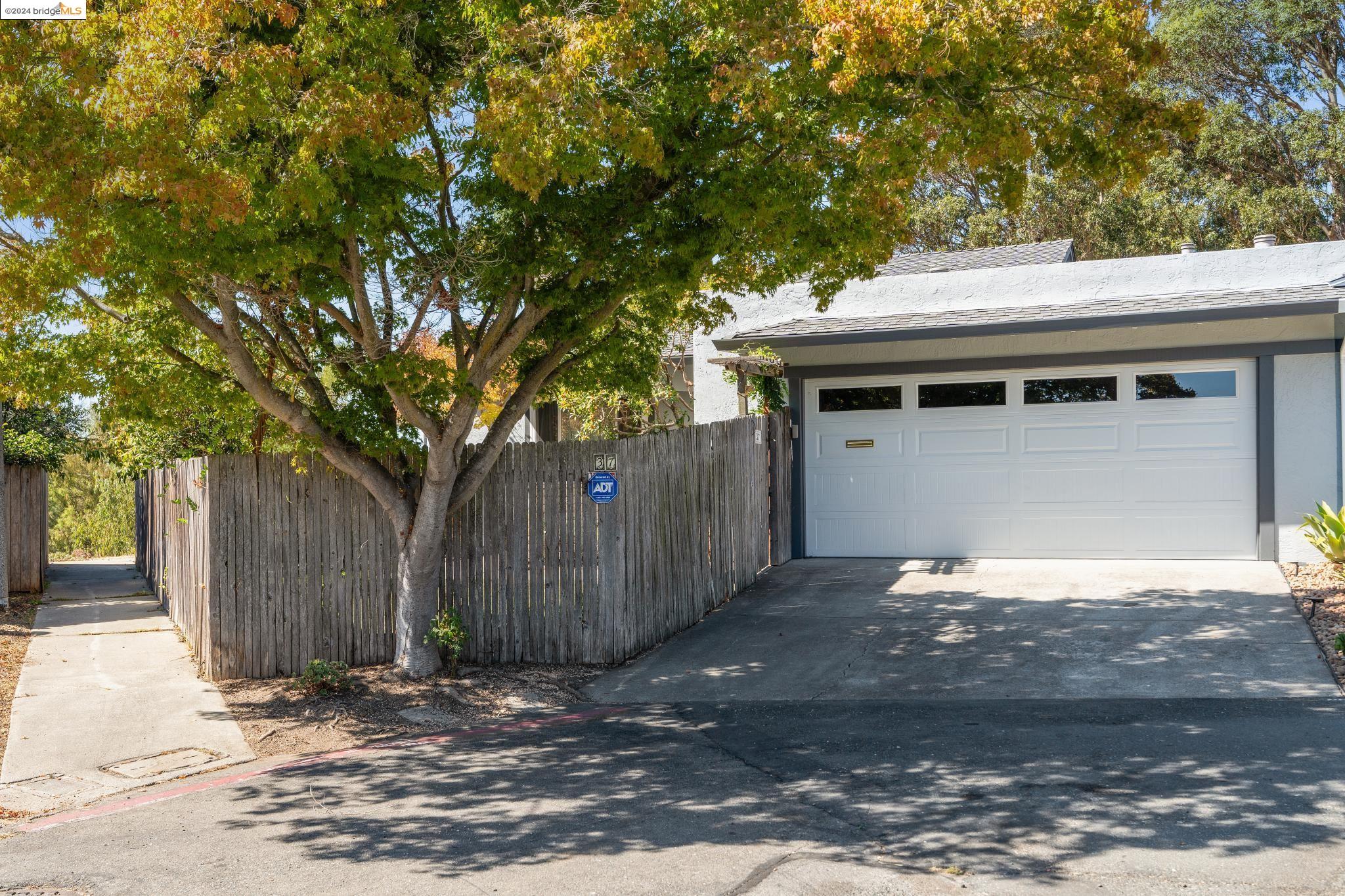 37 Parkridge Pl