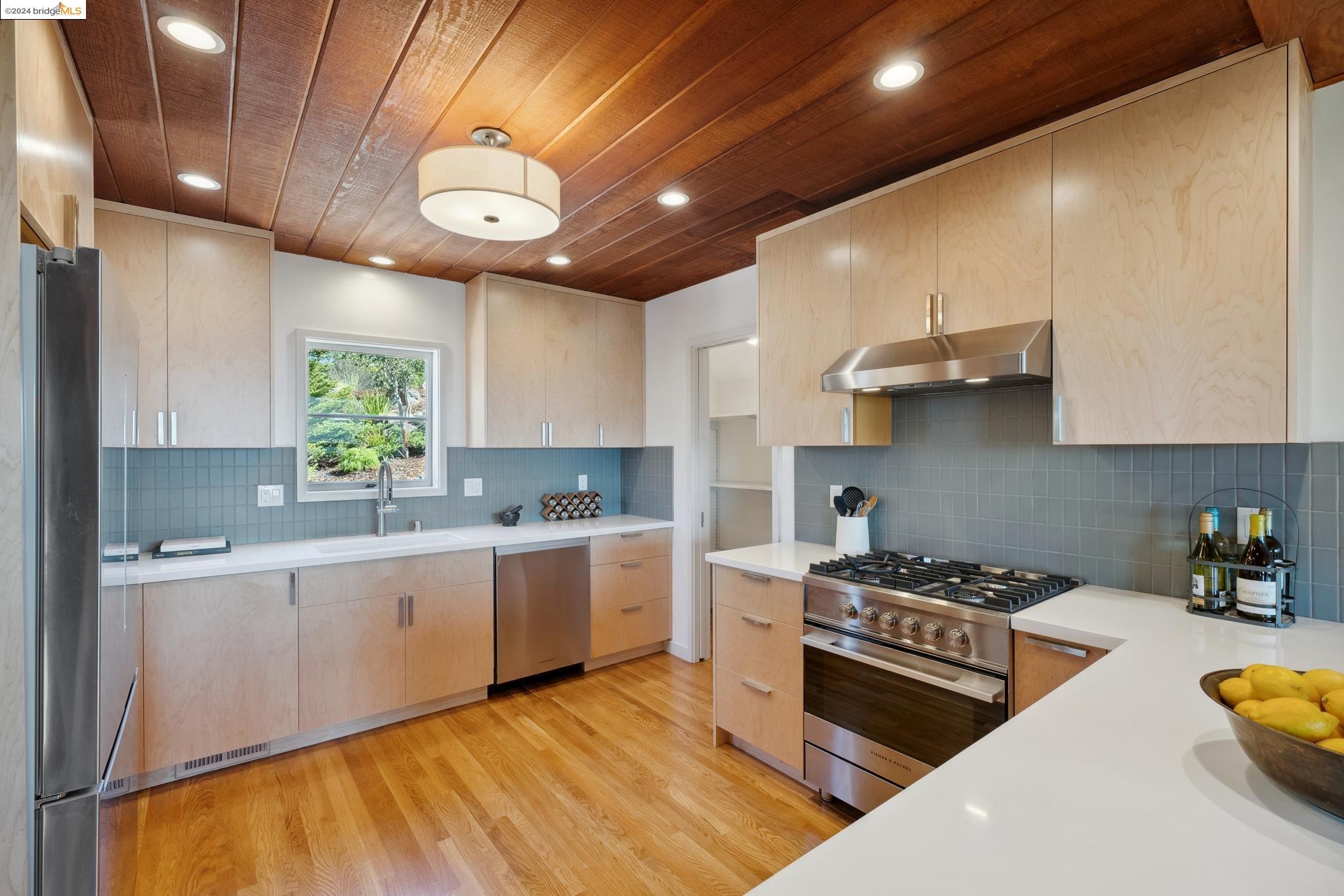 1305 Contra Costa Dr