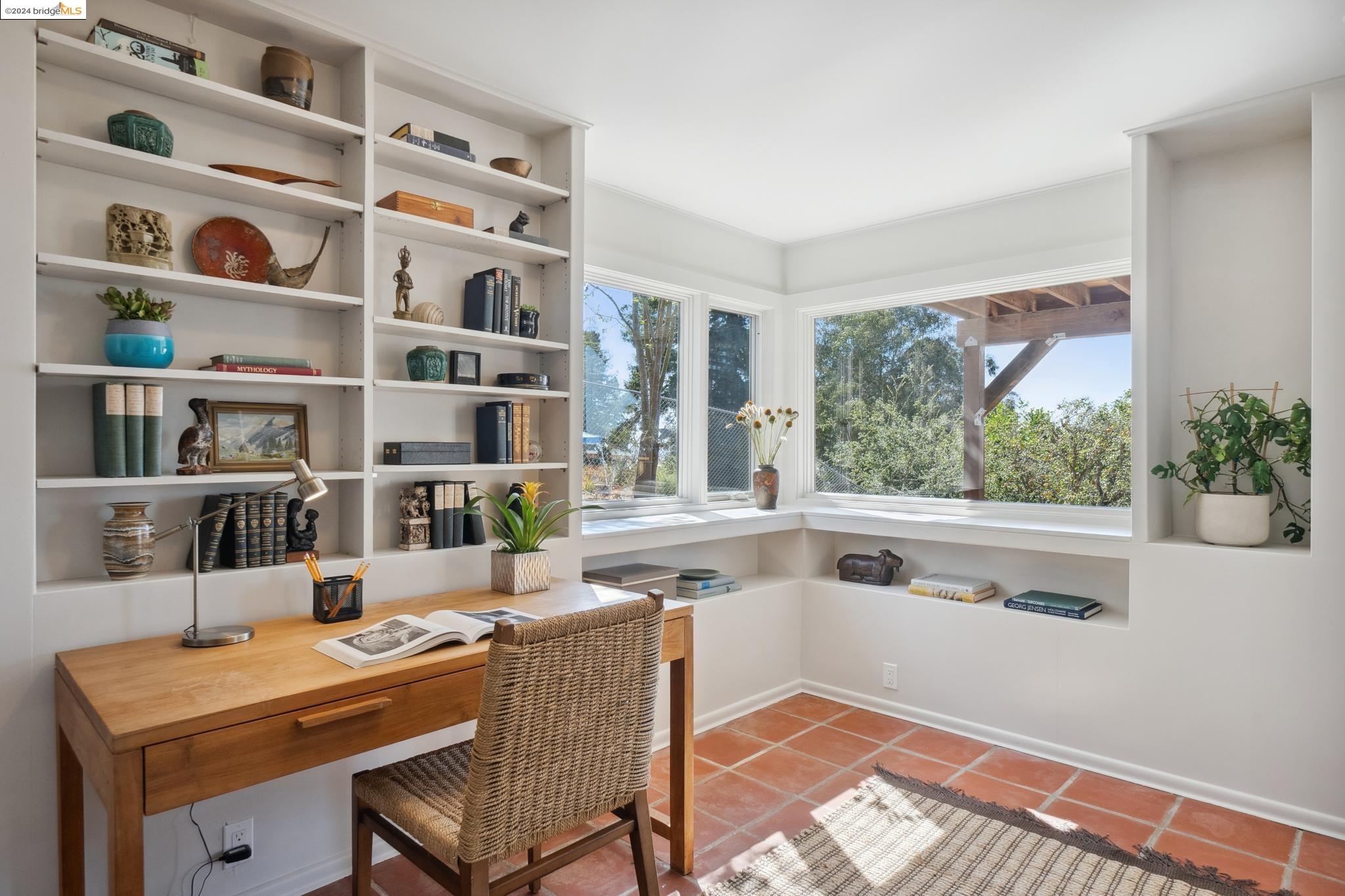 1305 Contra Costa Dr