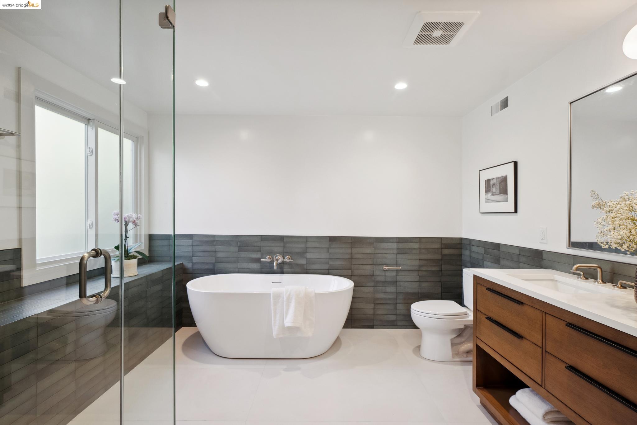 1305 Contra Costa Dr