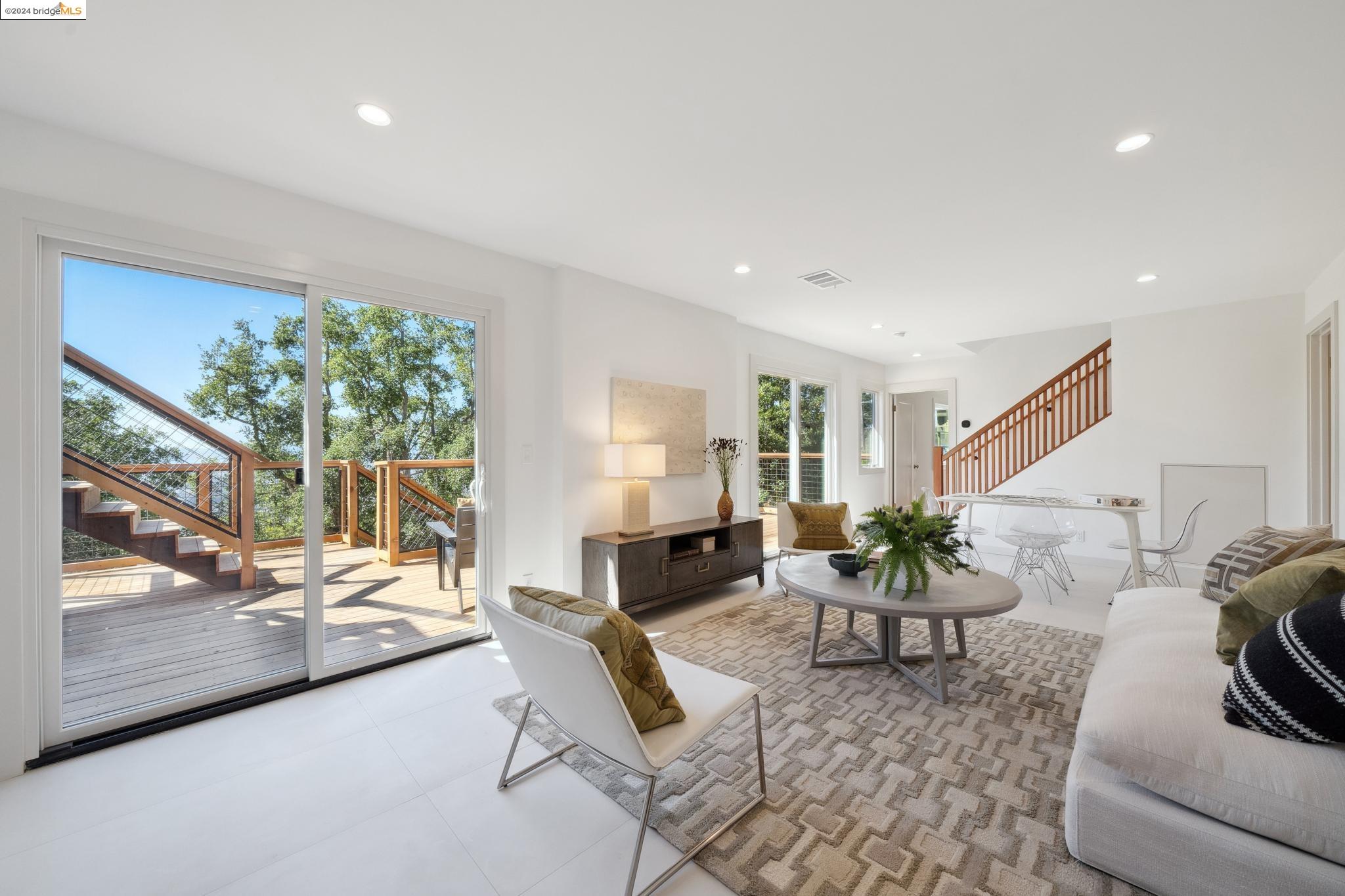 1305 Contra Costa Dr