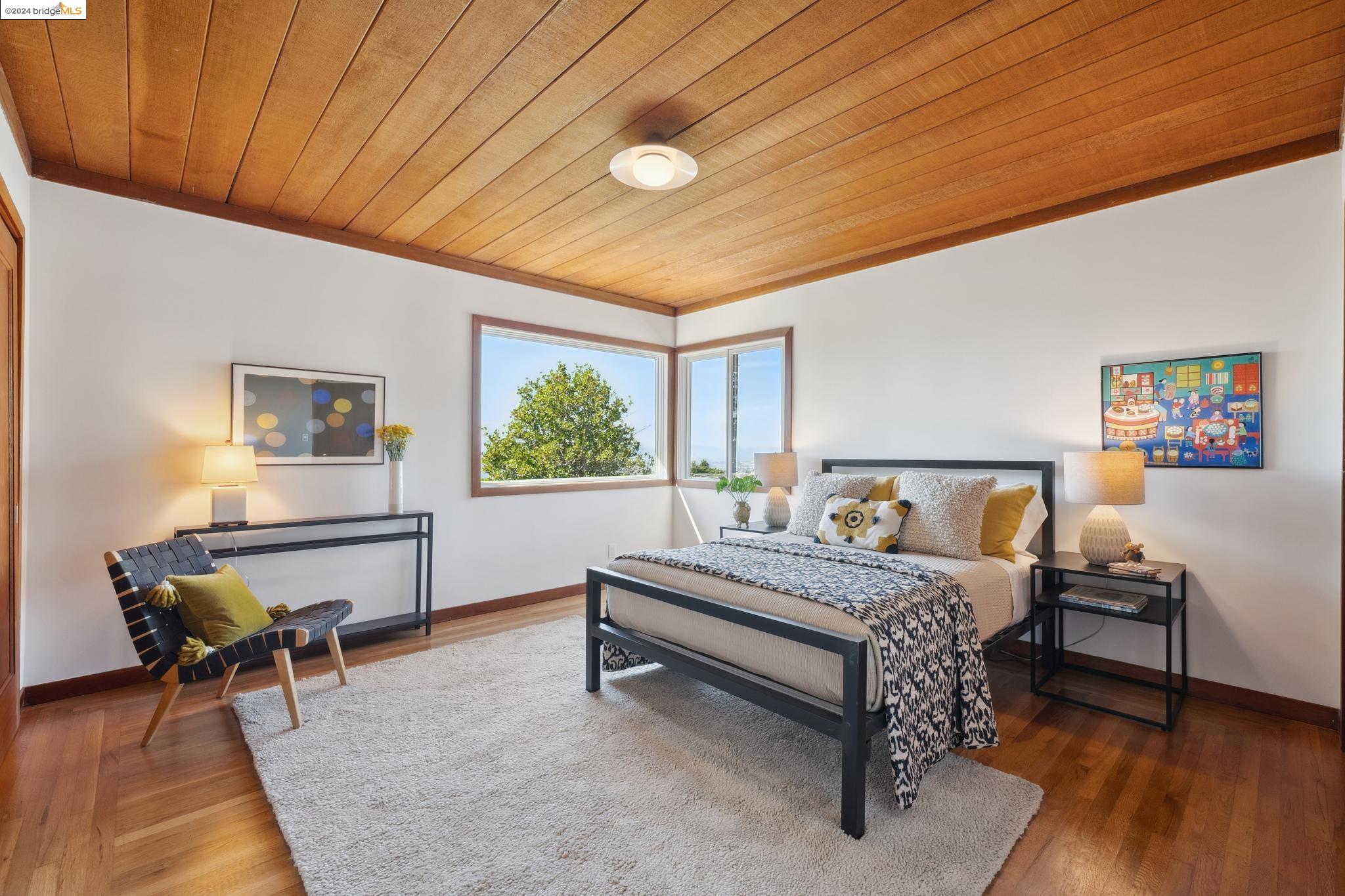 1305 Contra Costa Dr