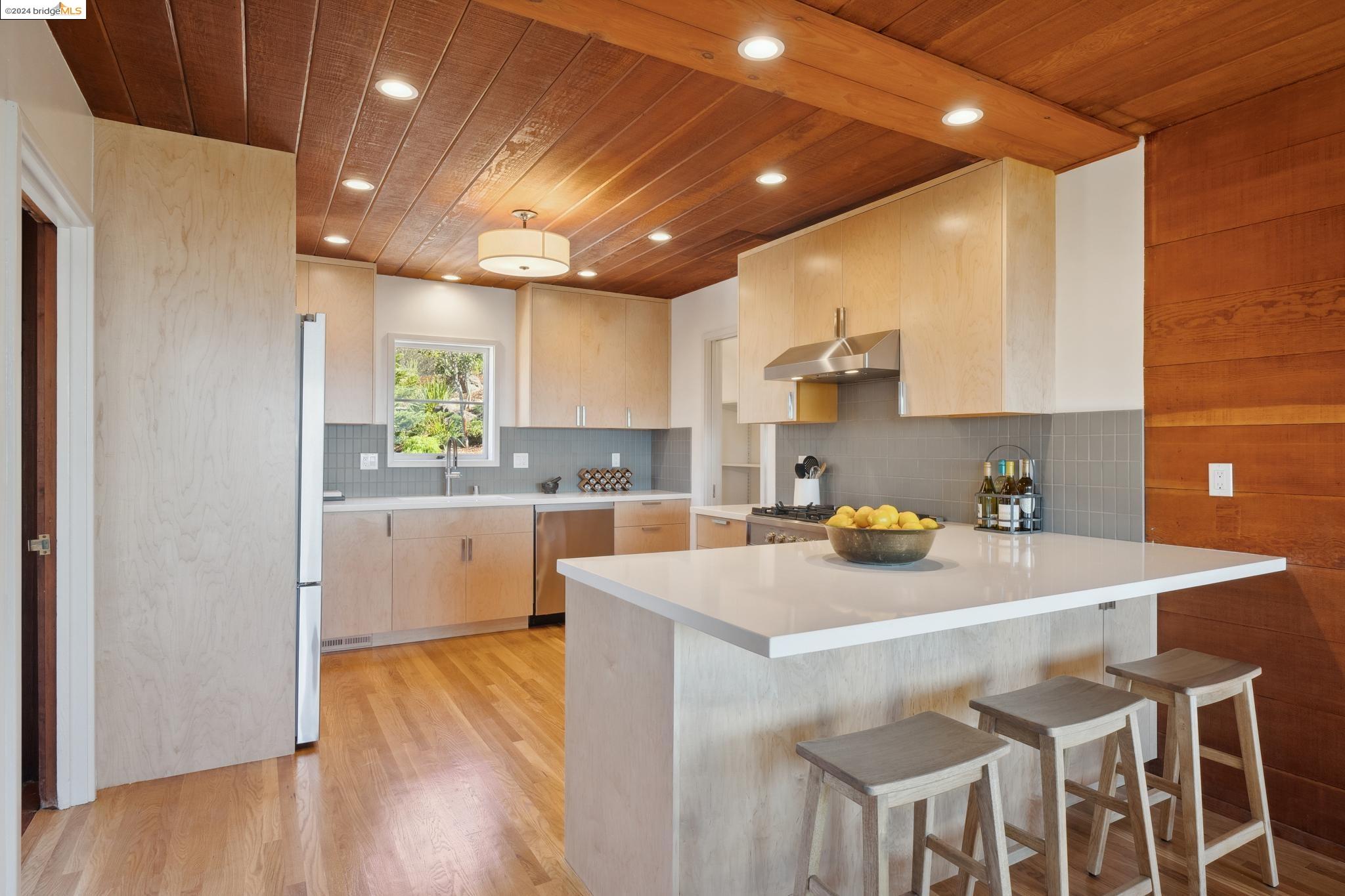 1305 Contra Costa Dr