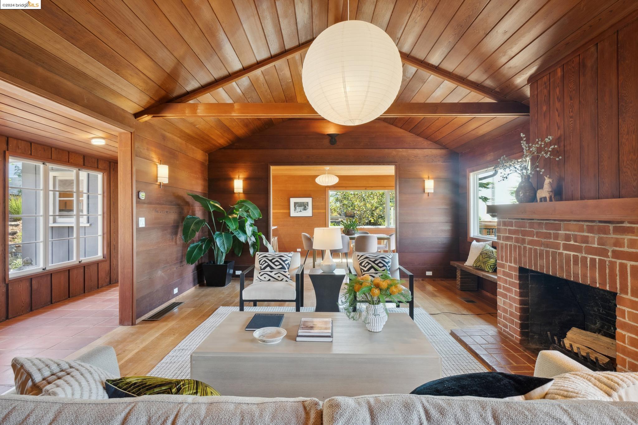 1305 Contra Costa Dr