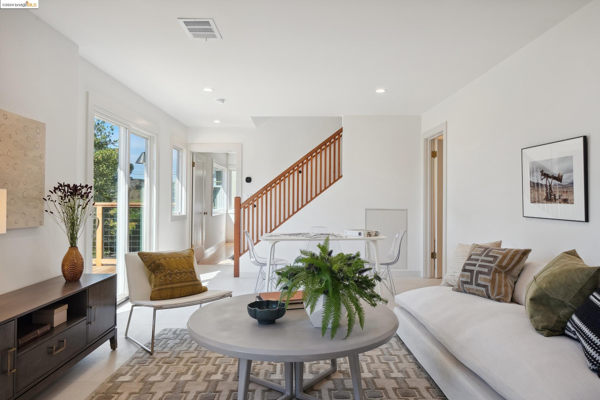 1305 Contra Costa Dr