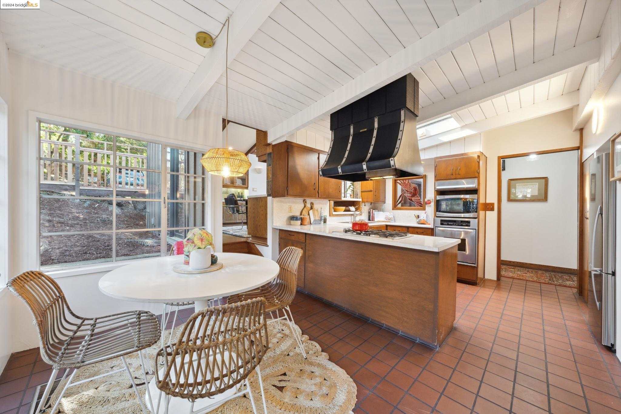 772 Colusa Ave