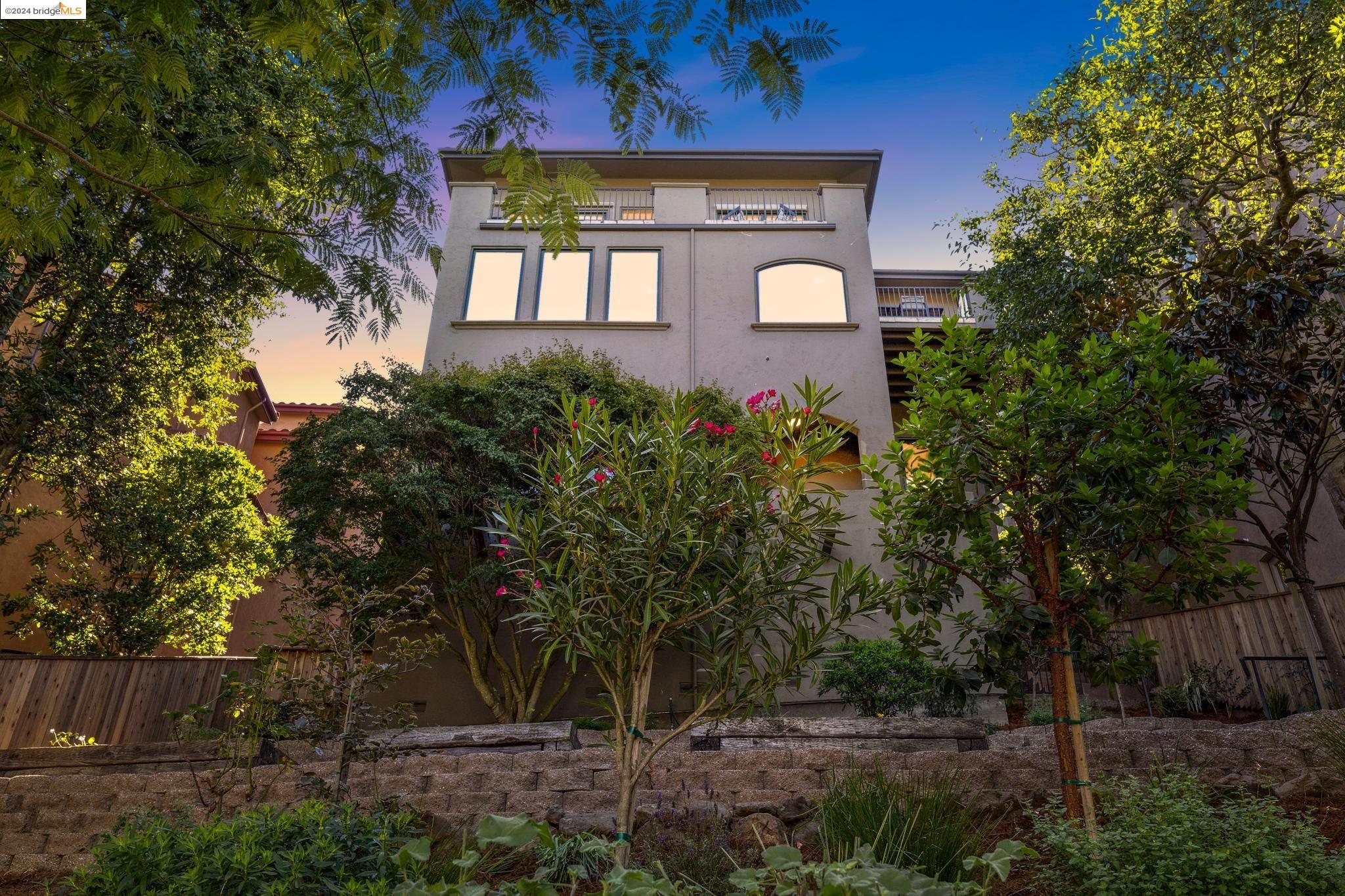 1033 Amito Dr