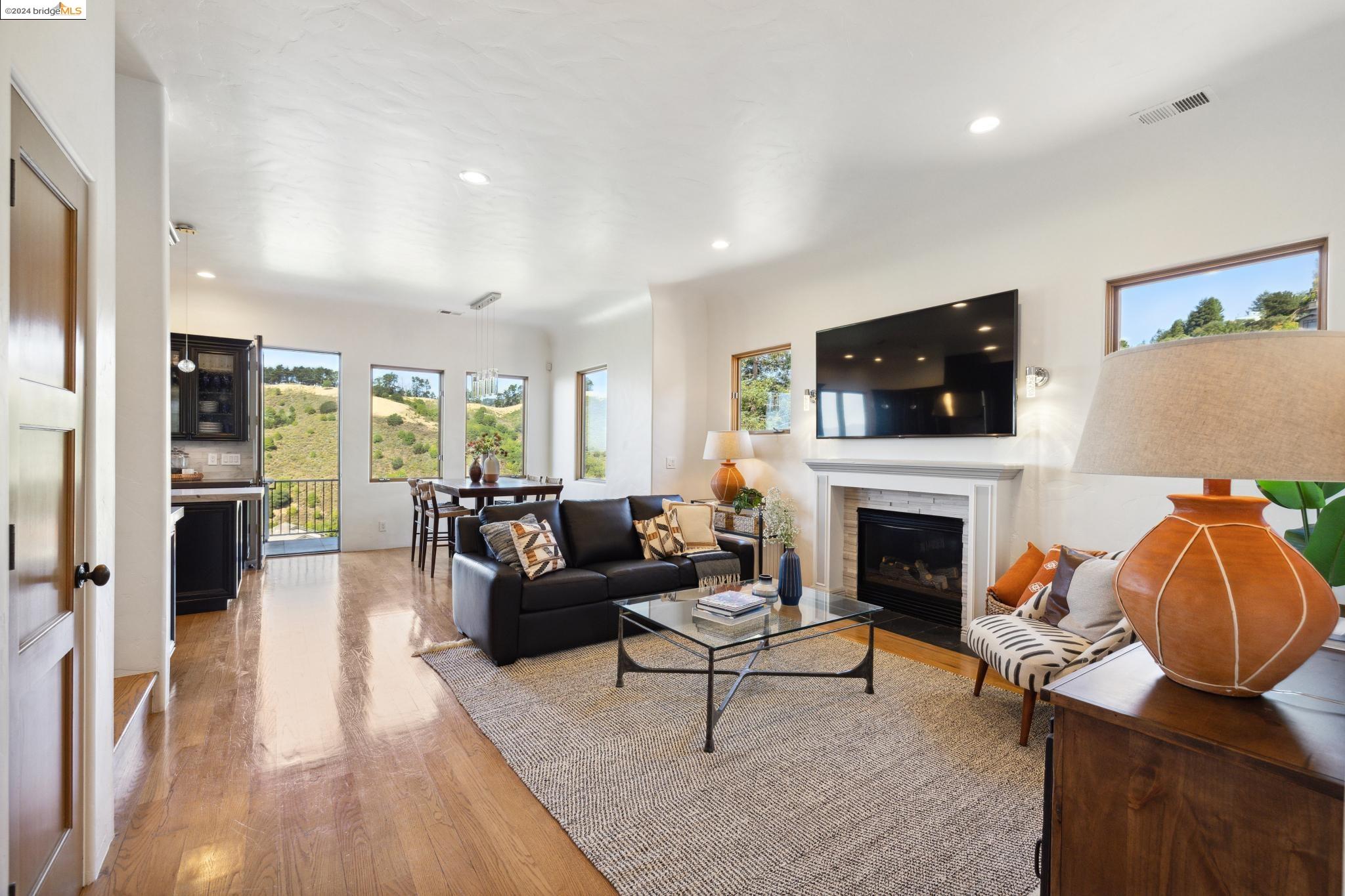 1033 Amito Dr