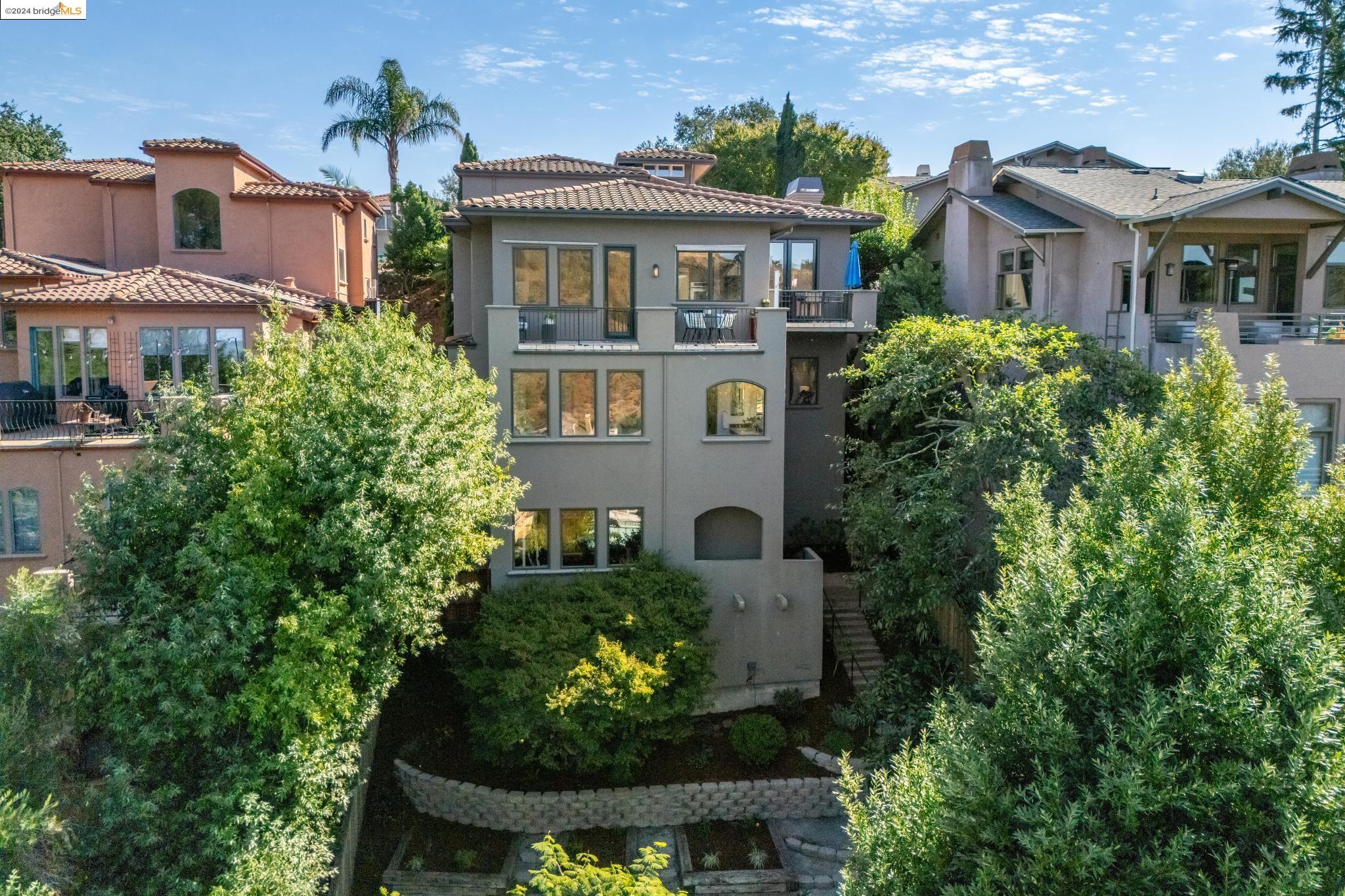 1033 Amito Dr