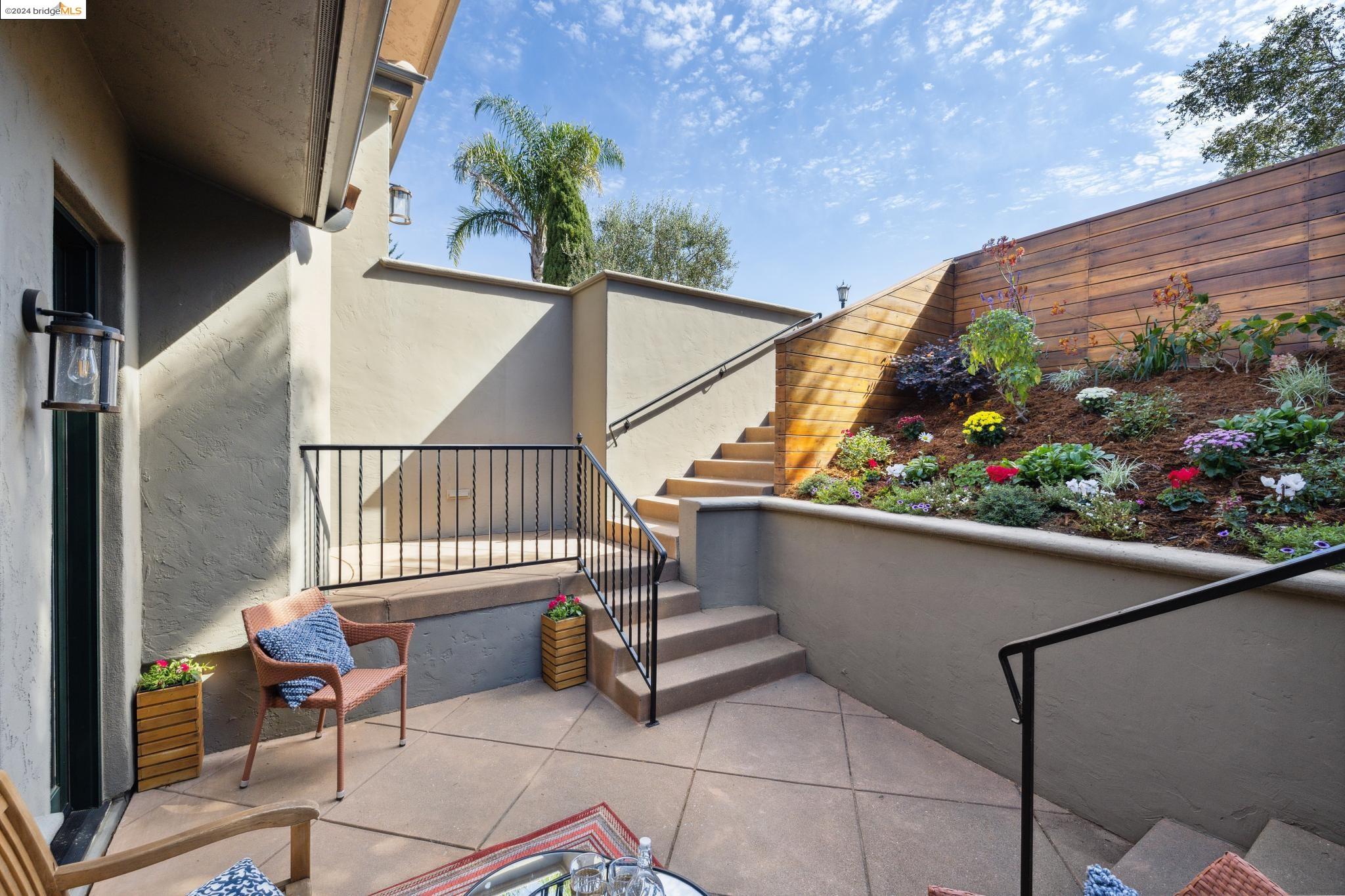 1033 Amito Dr