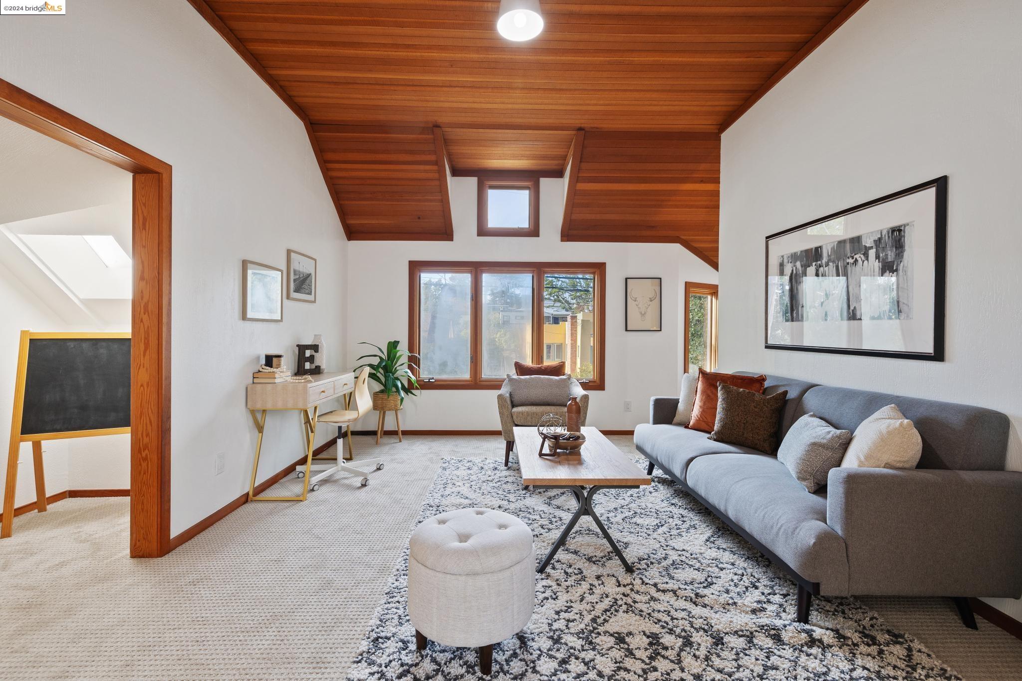 831 Ensenada Ave