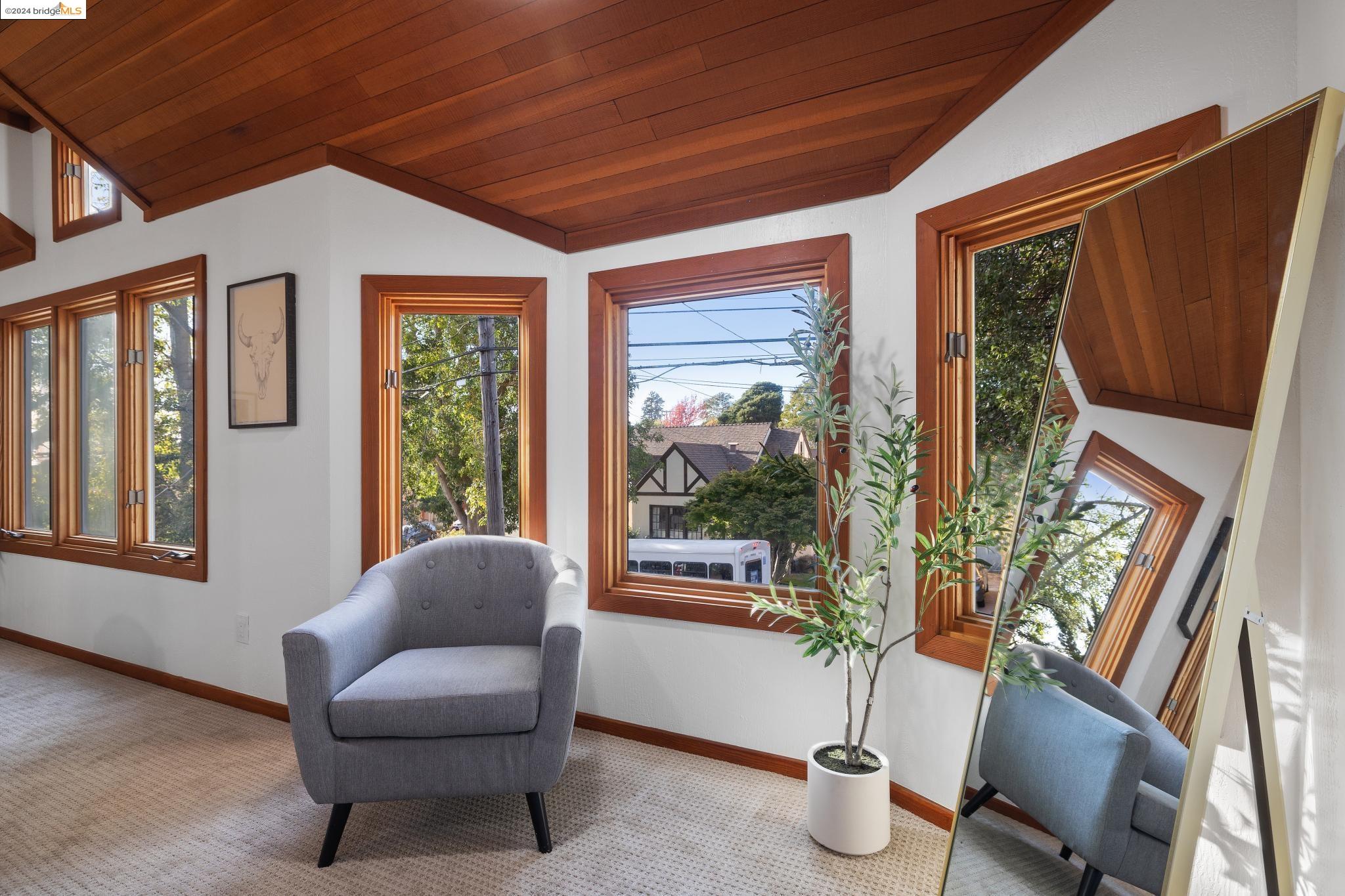831 Ensenada Ave