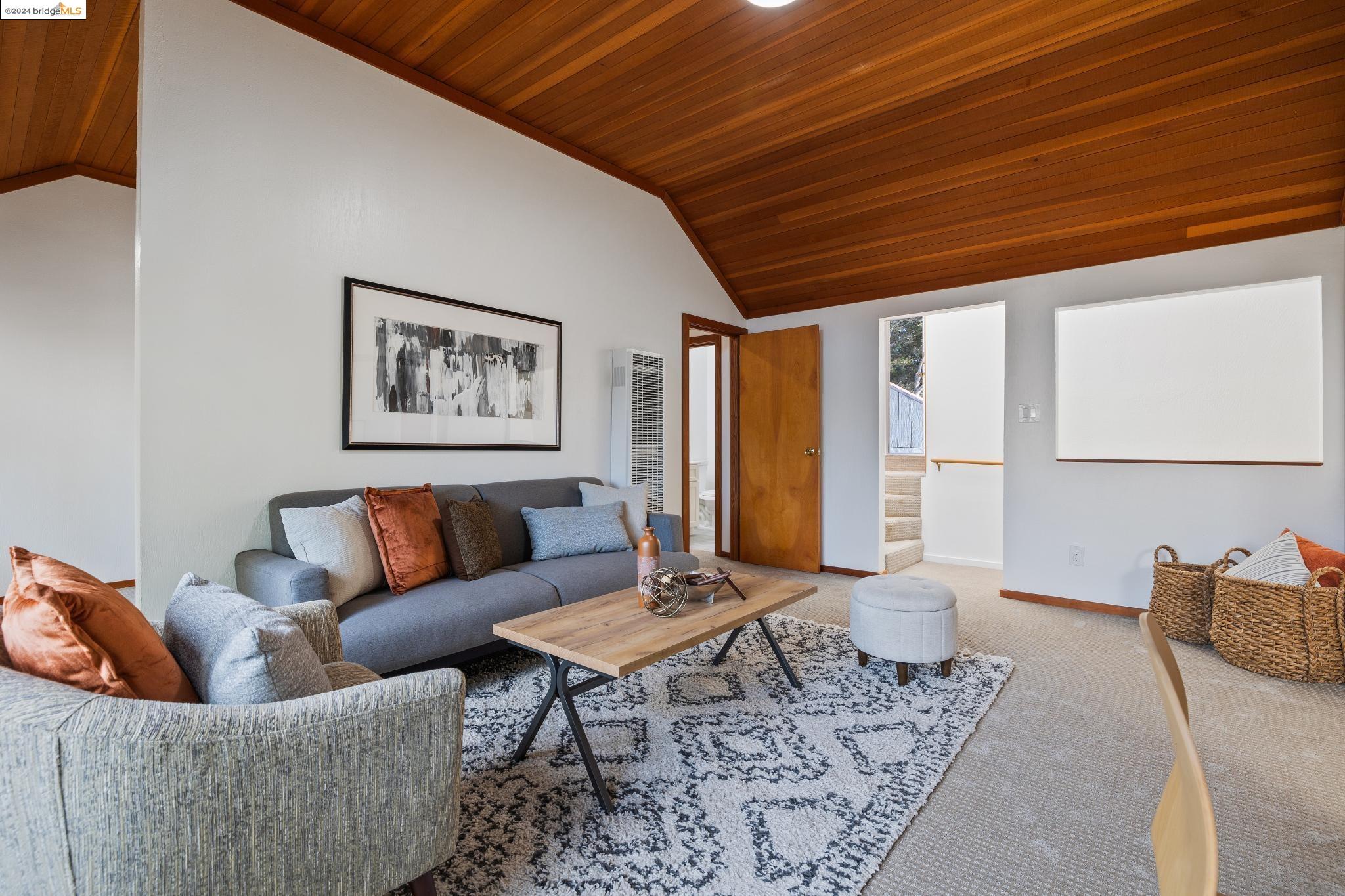 831 Ensenada Ave